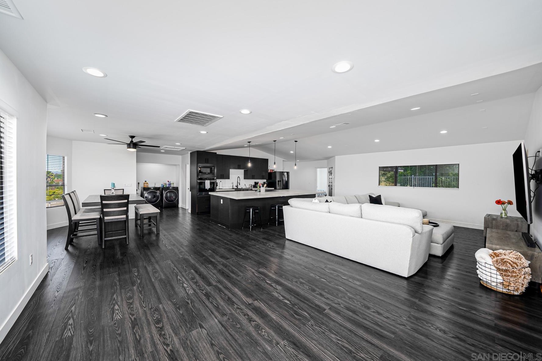 2260 Calle Poco, El Cajon, CA 92019