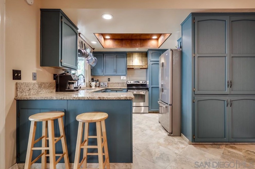 719 Linwood St, Escondido, CA 92027-4045