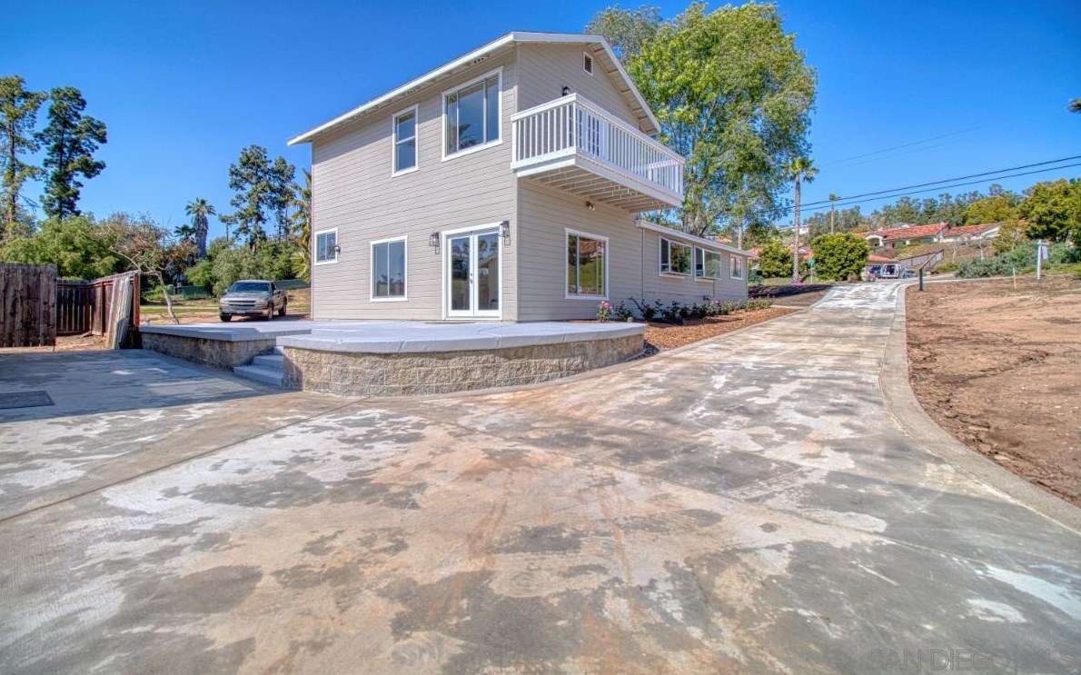 1505 York Dr, Vista, CA 92084