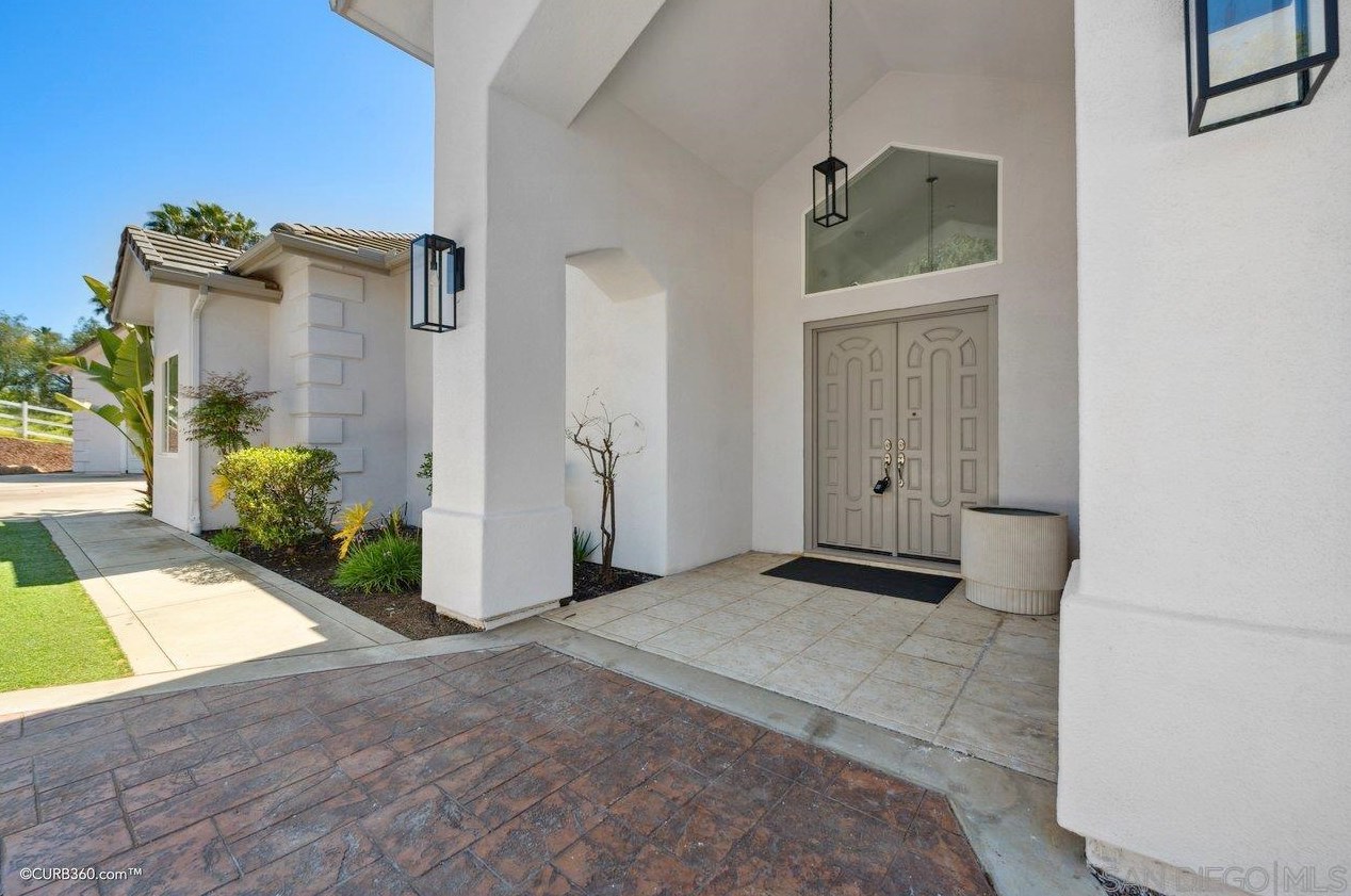 17035 Edina Ct, Poway, CA 92064-1124
