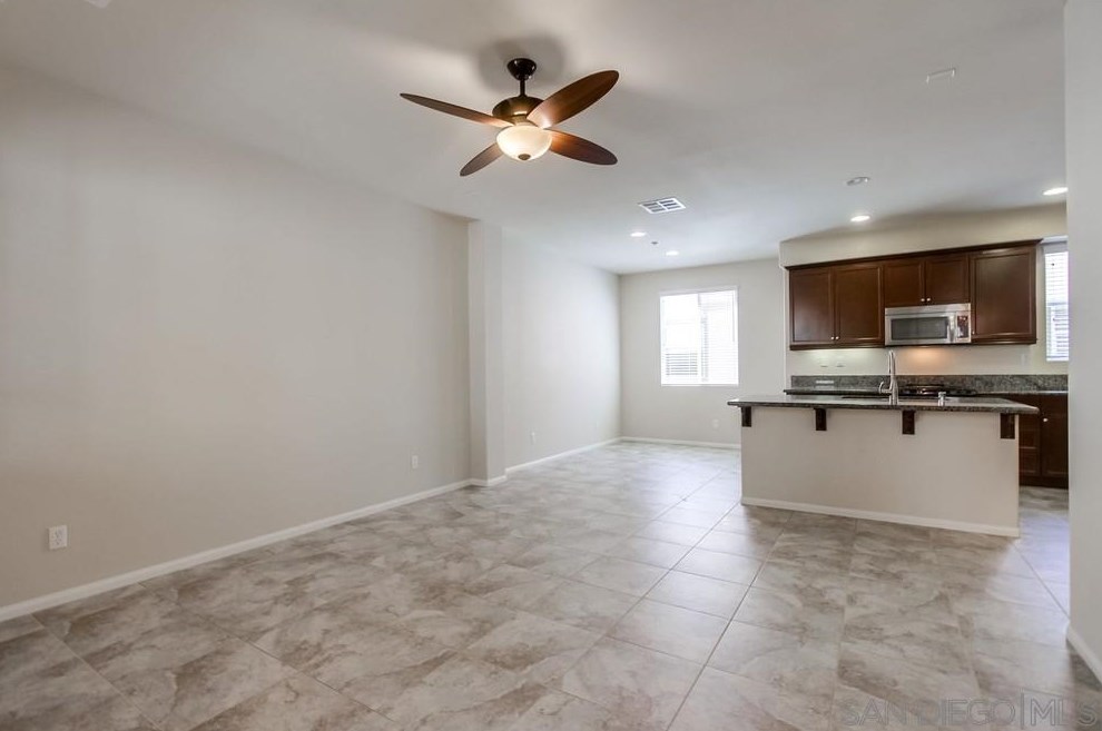 2425 Sentinel Ln, San Marcos, CA 92078