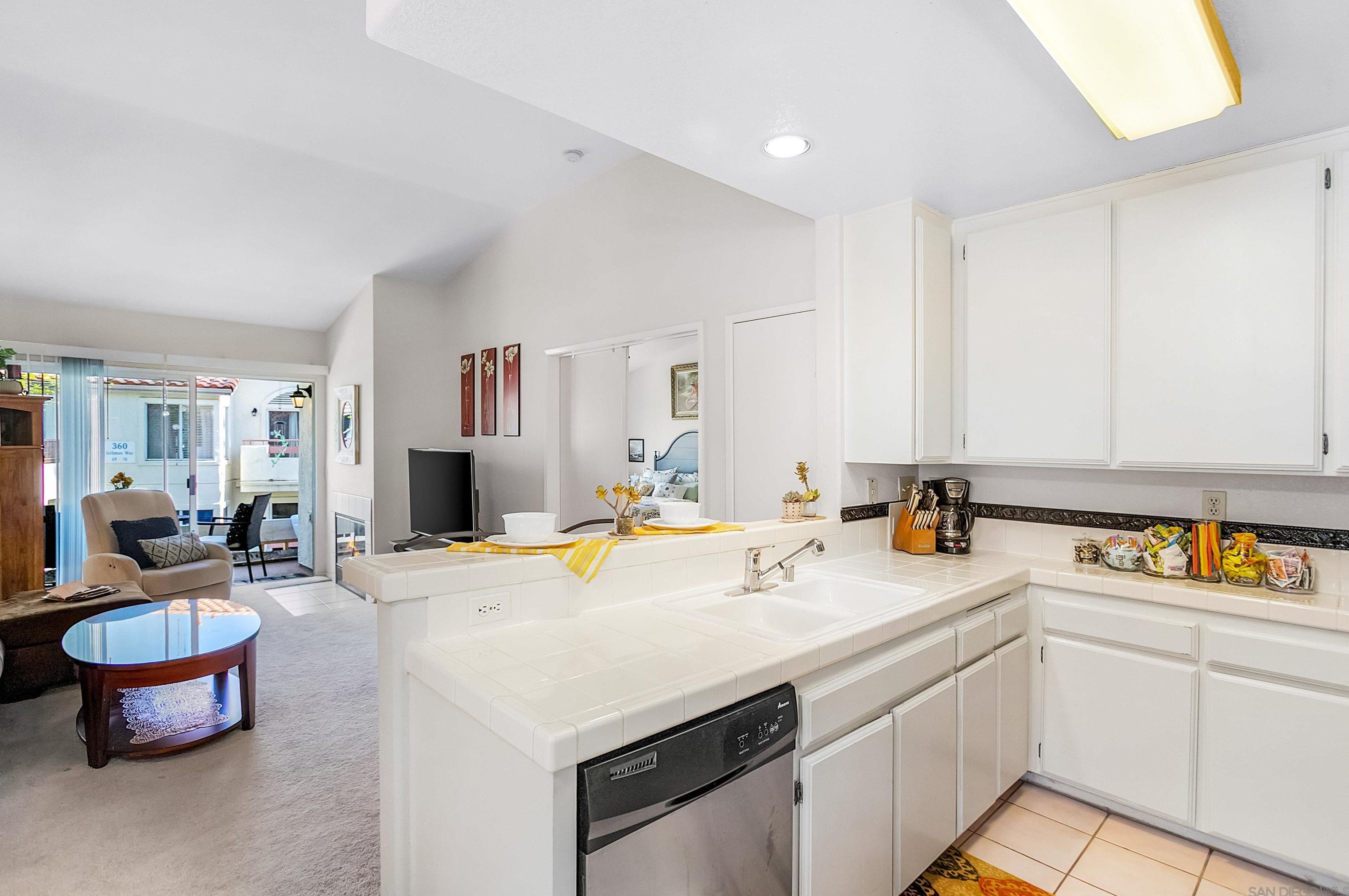 405 Stoney Point Way 100, Oceanside, CA 92058