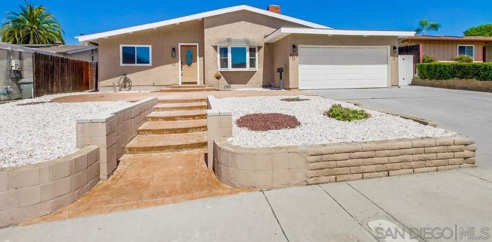 8310 Ruelle Ct, Santee, CA 92071