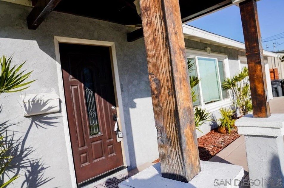 1037 Osage Dr, Spring Valley CA  91977-4750 exterior