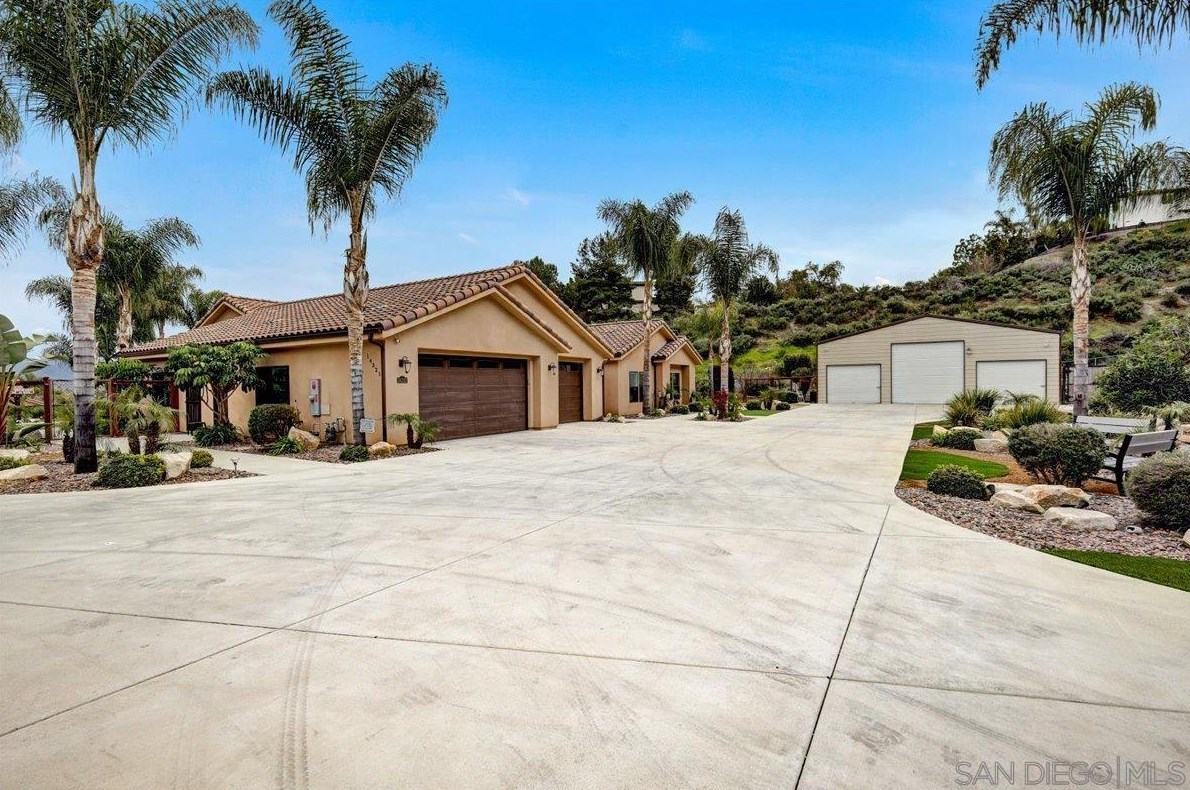 14321 Old San Pasqual Rd, Escondido, CA 92025-7546