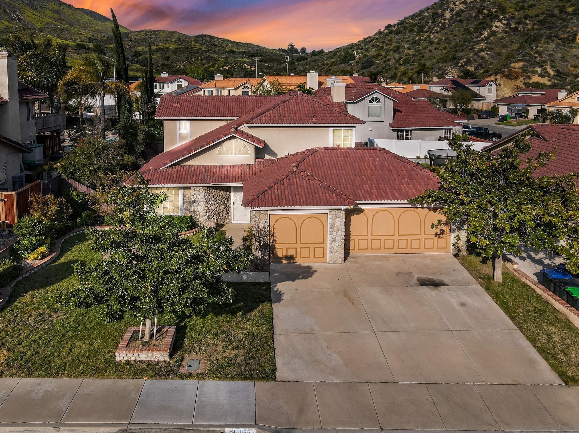34066 Oak Canyon Dr, Wildomar, CA 92595