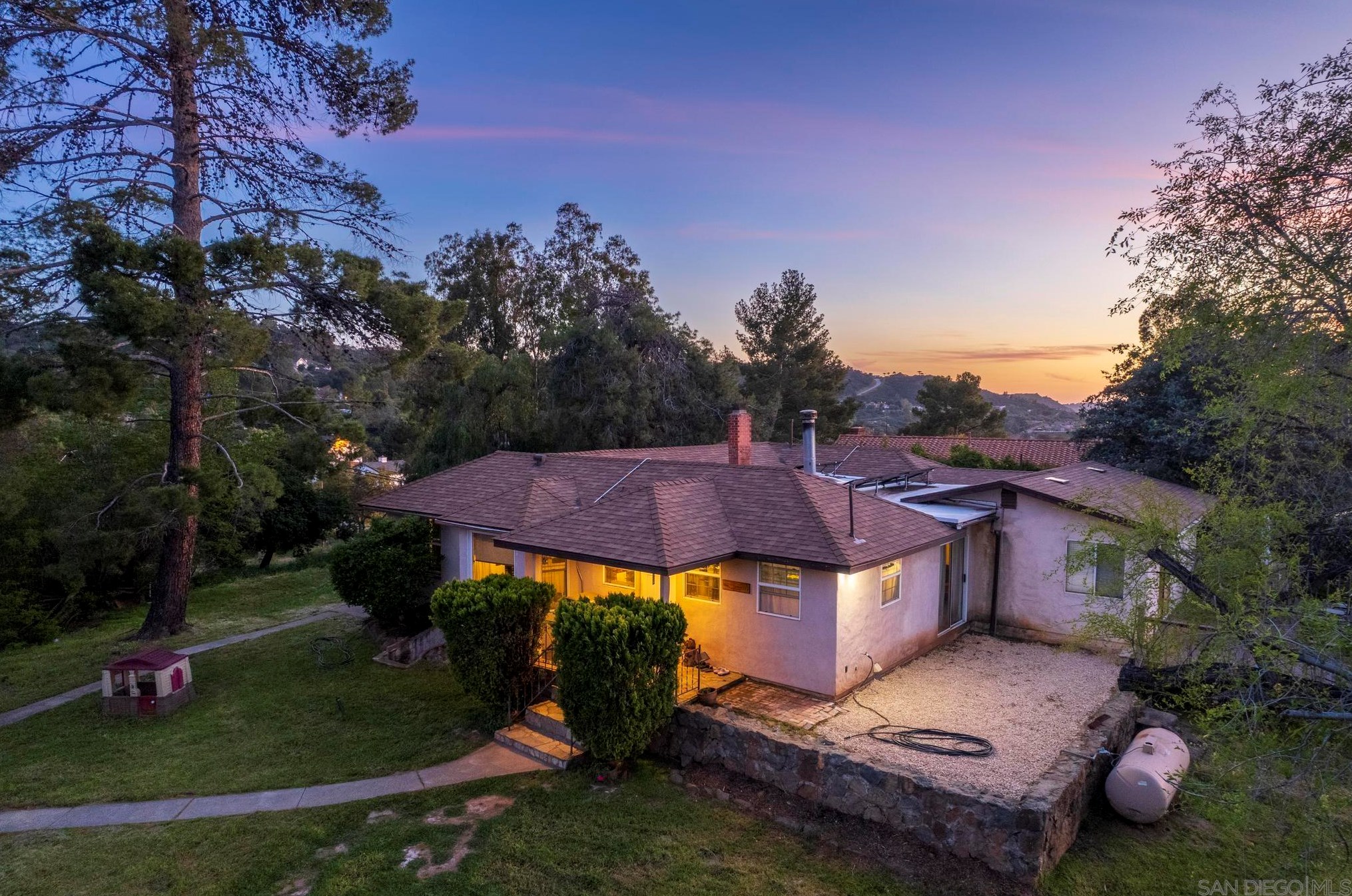 1230 Arnold Way, Alpine, CA 91901