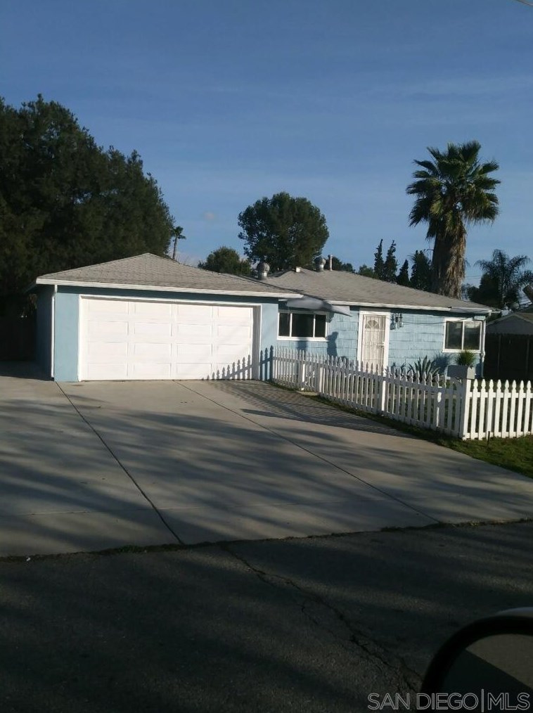 1307 Somermont, El Cajon, CA 92021