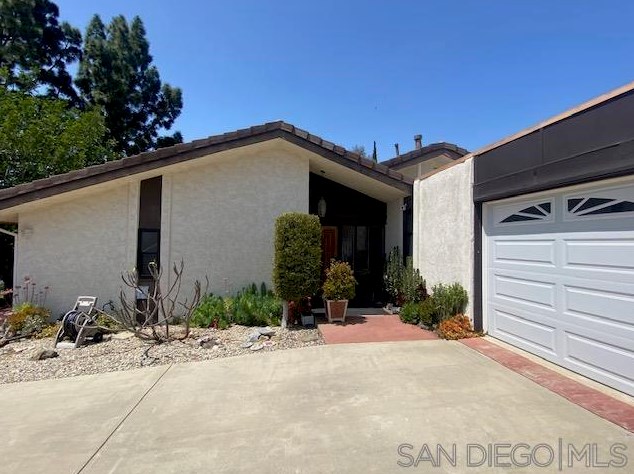 17860 Saint Andrews Pl, Poway, CA 92064-1039