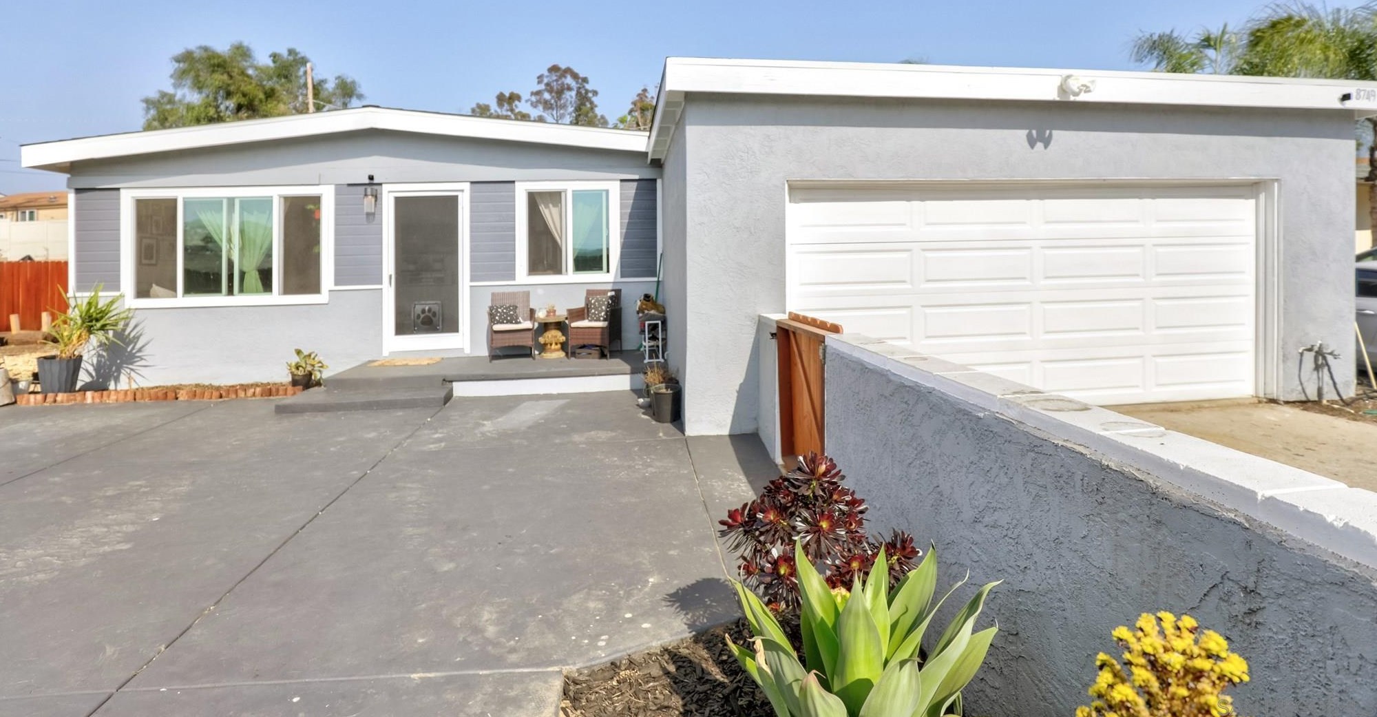 8749 Railroad Ave, Santee, CA 92071