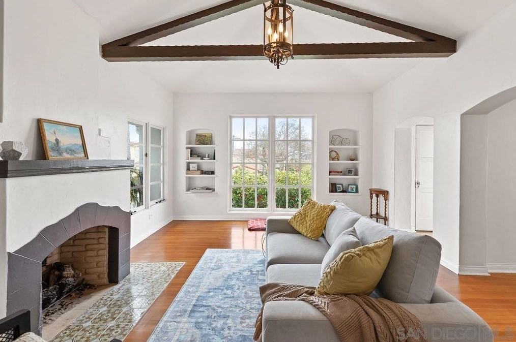 3221 Dumas St, San Diego CA  92106-1311 exterior