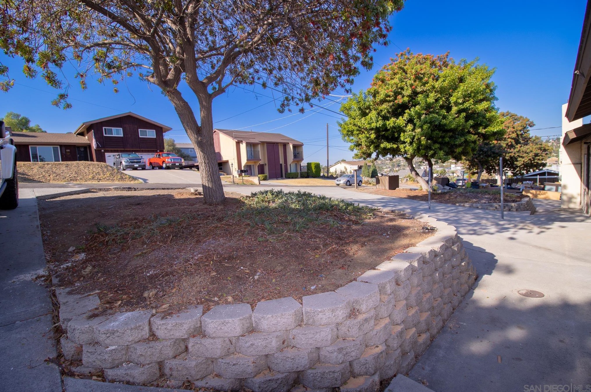 9032 Mac Ln, Spring Valley, CA 91977-2716