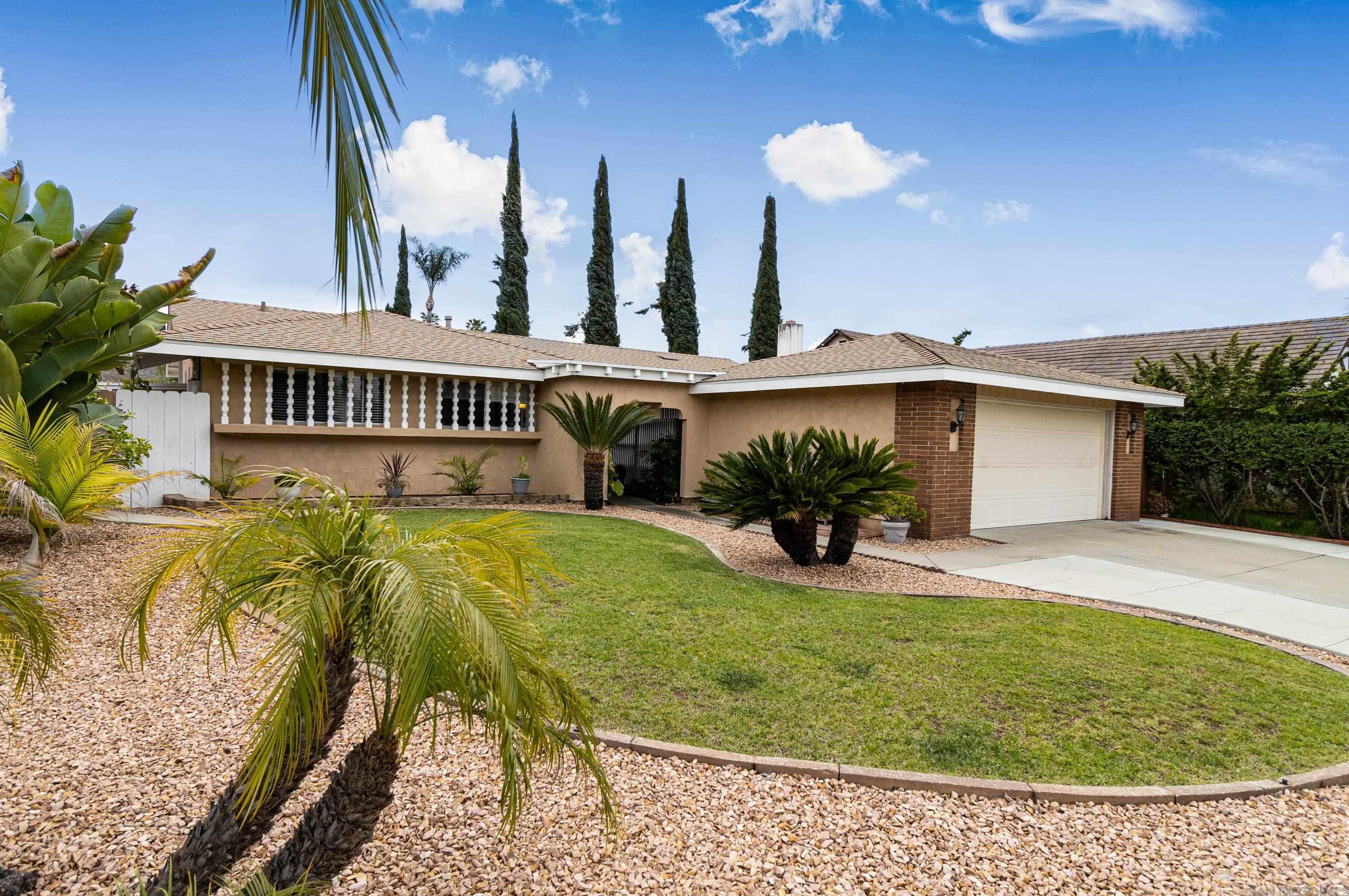 2131 Taylor Pl, Escondido, CA 92027-2226