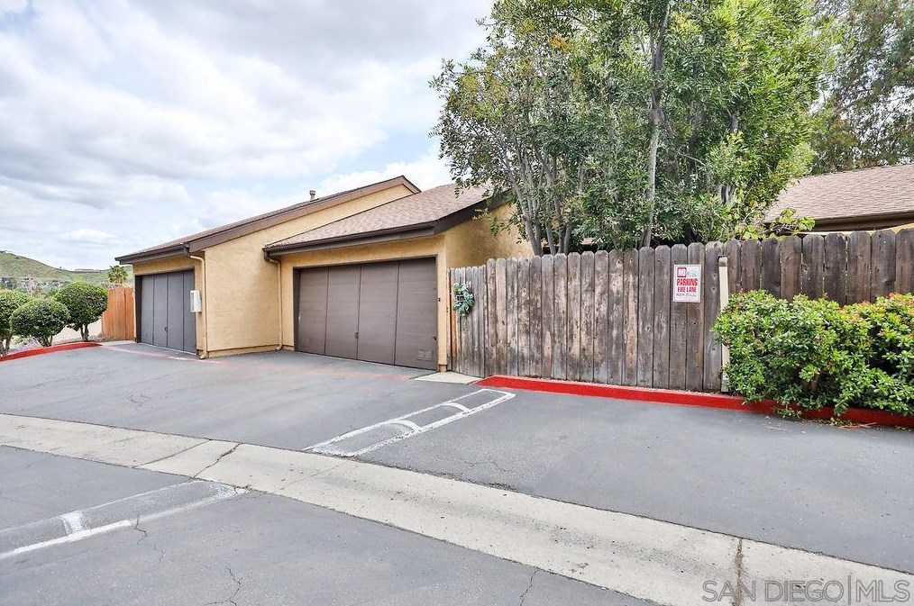 377 Lucy Ln, El Cajon, CA 92021