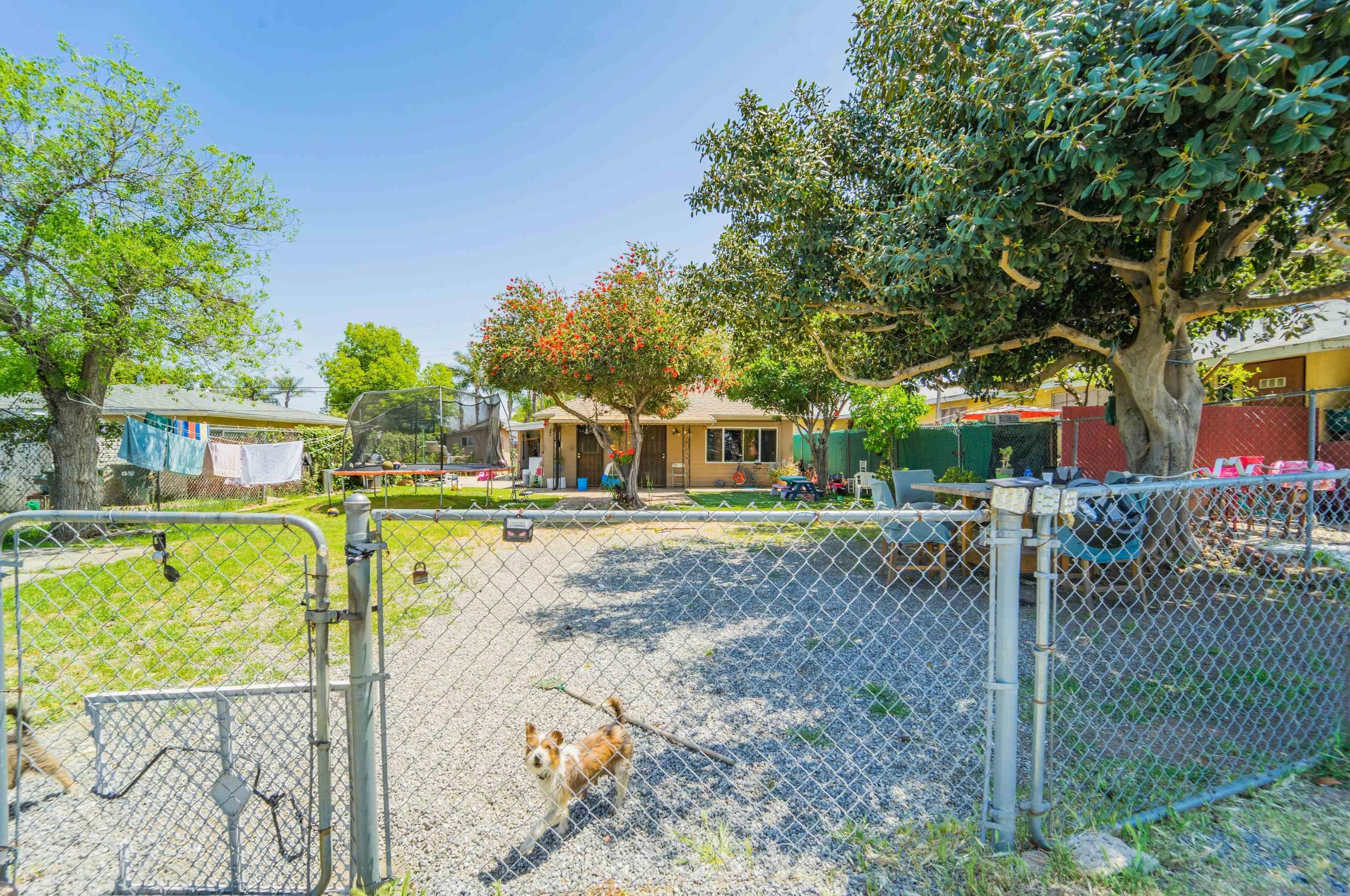 651 6th Ave, Escondido, CA 92025-4007
