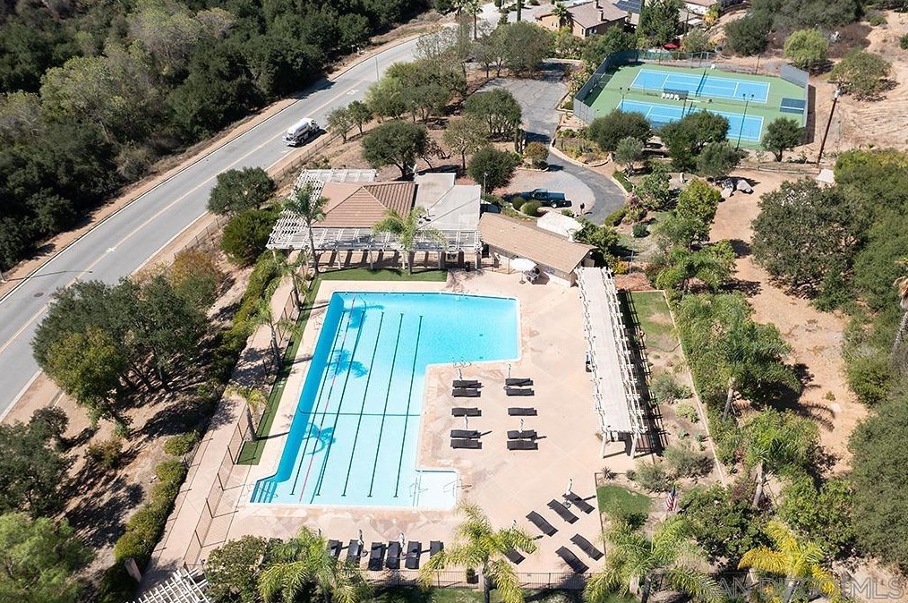 10732 Meadow Glen Way, Escondido CA  92026-6924 exterior