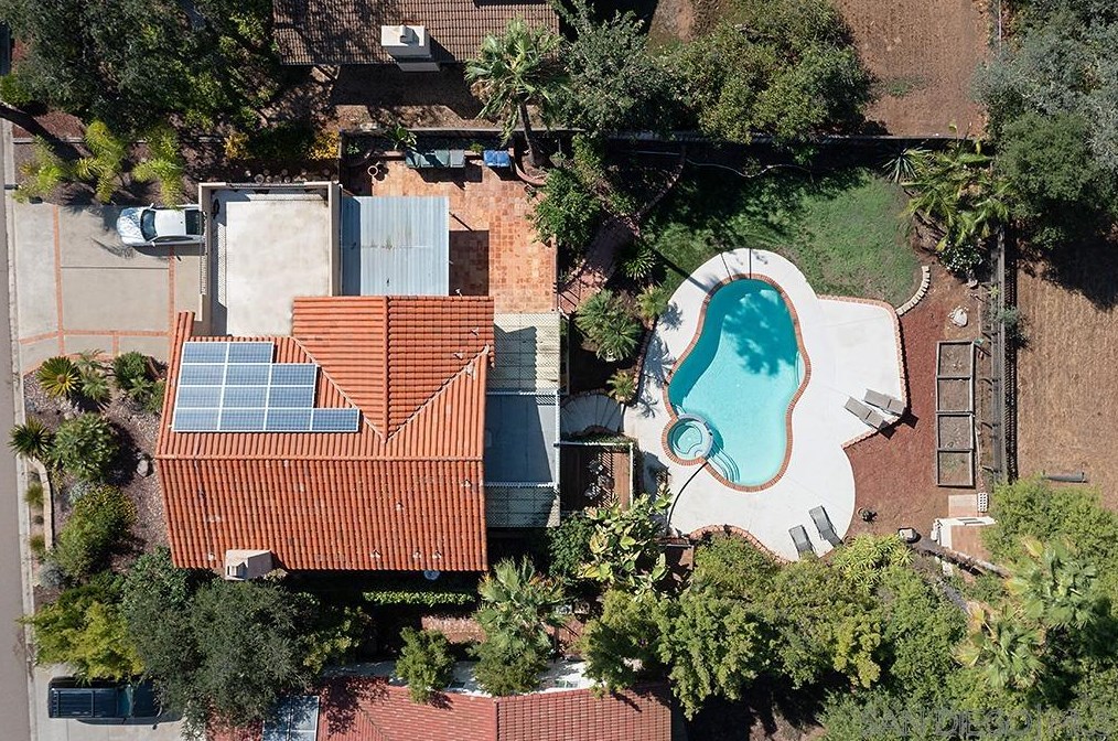 10732 Meadow Glen Way, Escondido CA  92026-6924 exterior