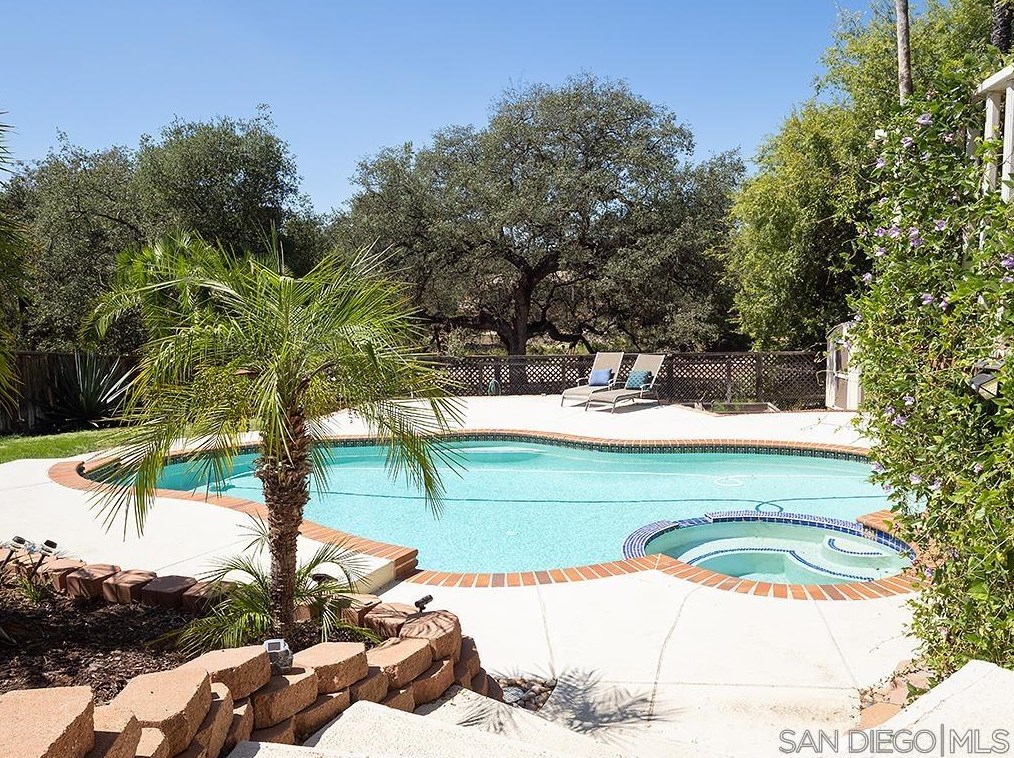 10732 Meadow Glen Way, Escondido CA  92026-6924 exterior