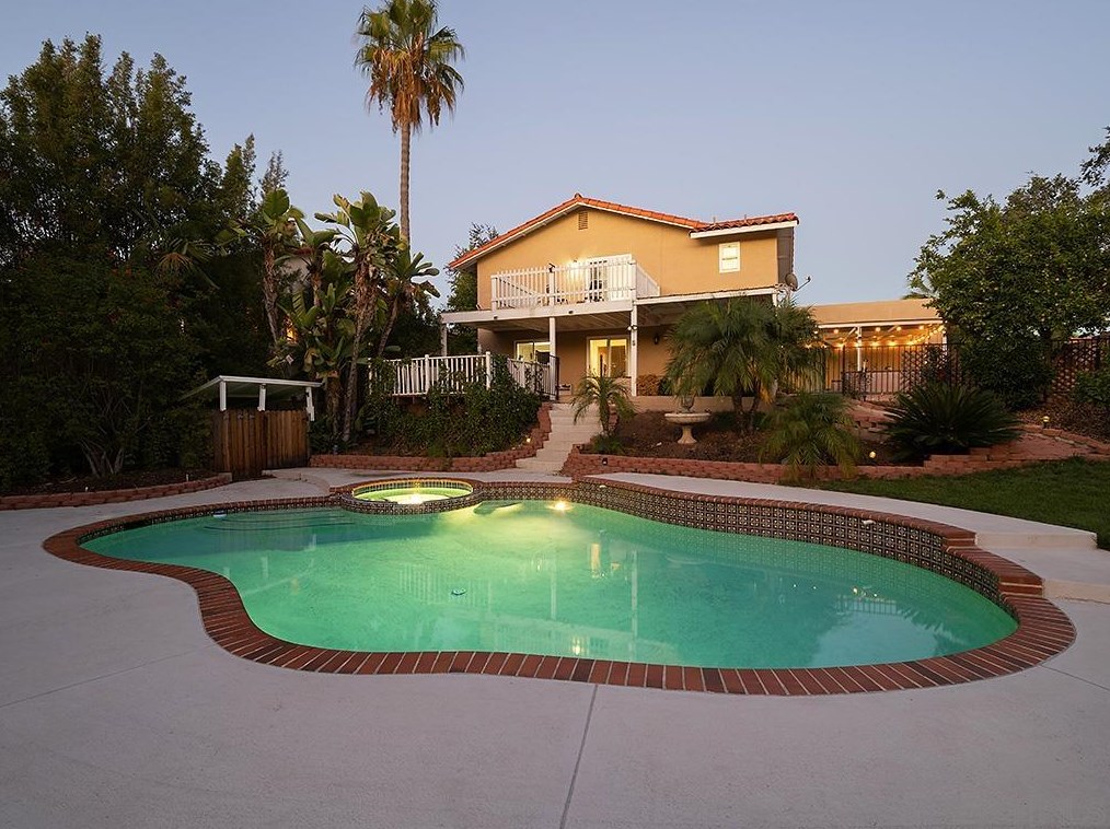 10732 Meadow Glen Way, Escondido CA  92026-6924 exterior