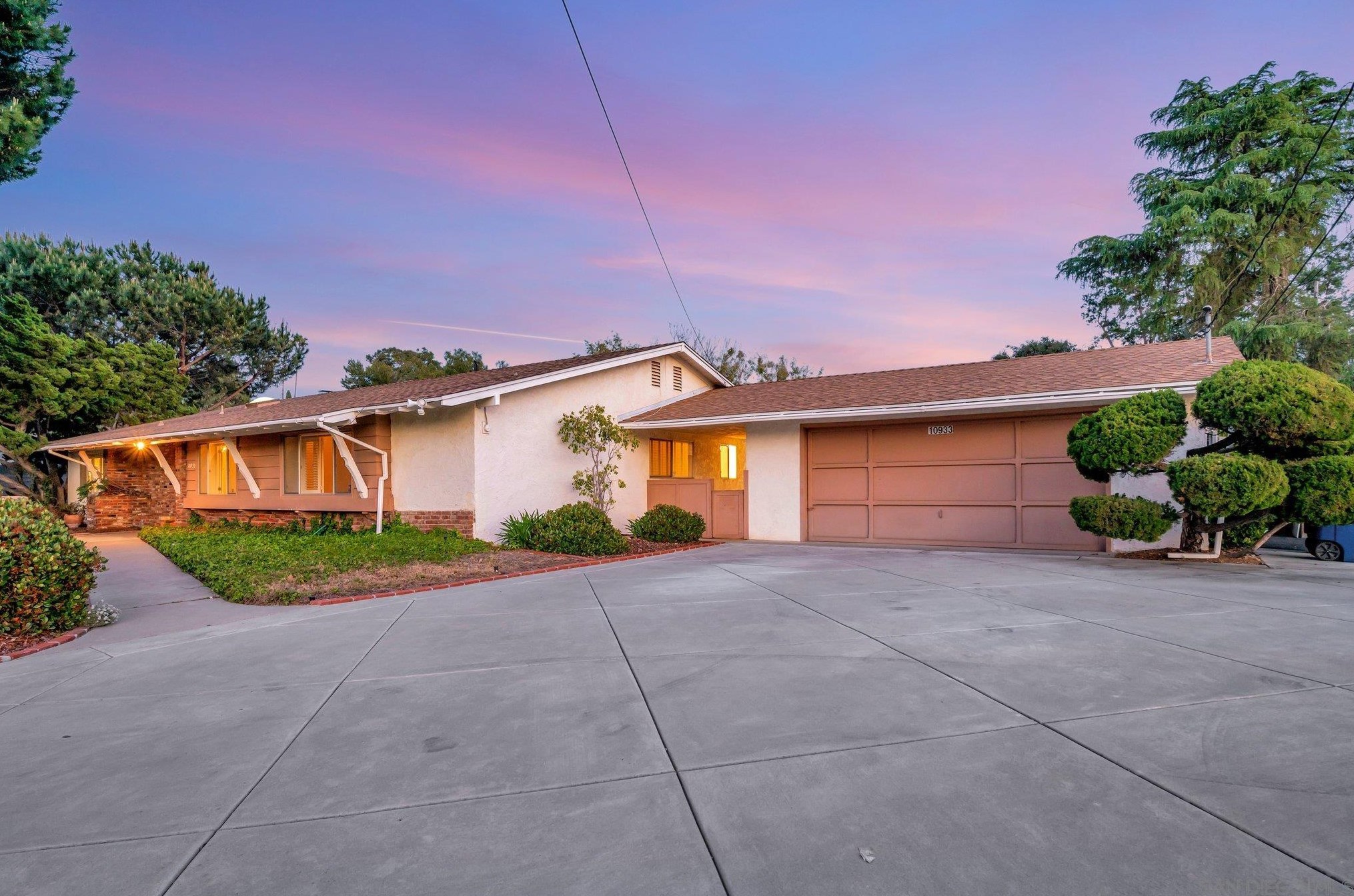 10933 Sunray Pl, La Mesa, CA 91941