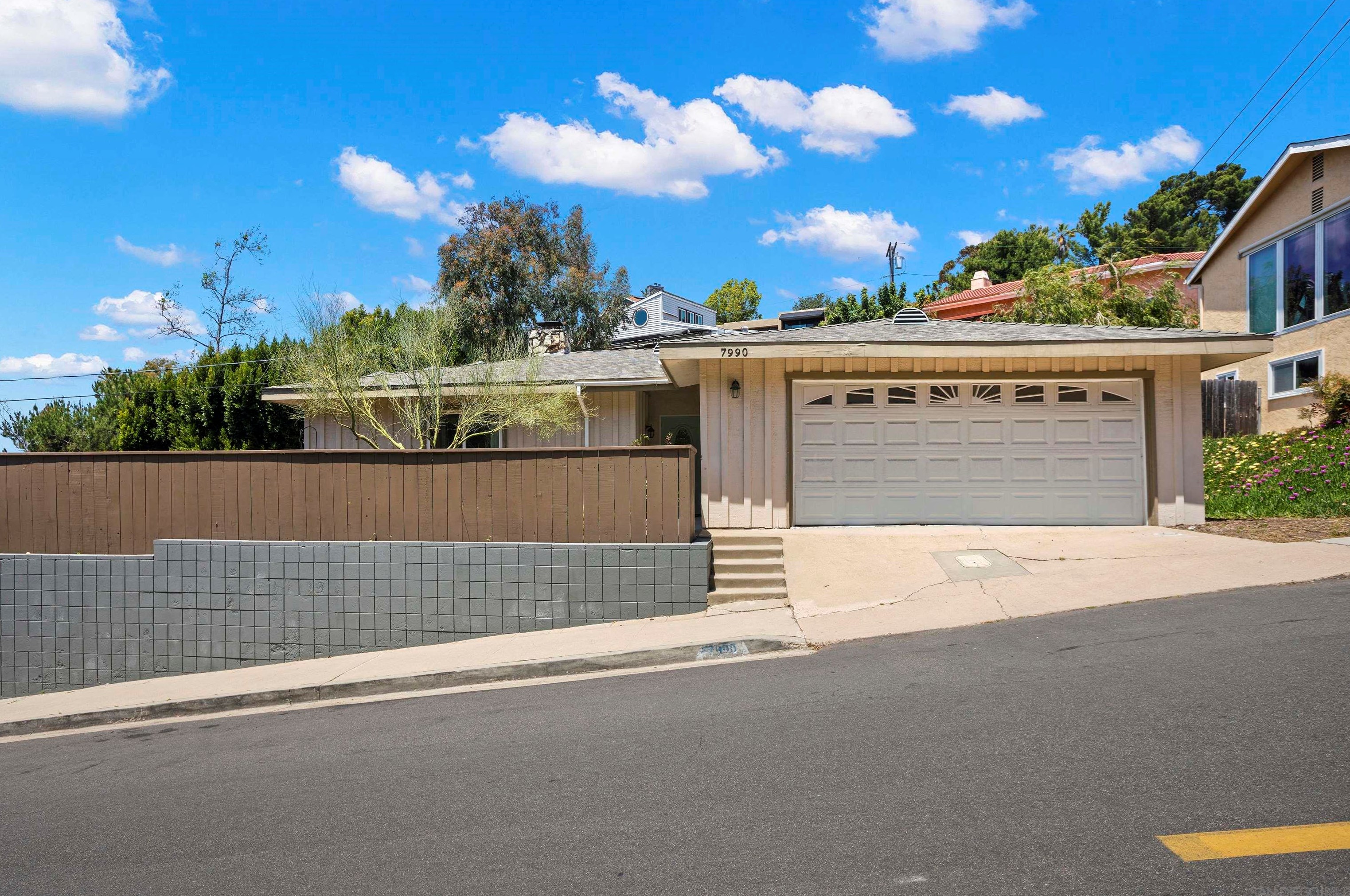 7990 Windsor Dr, La Mesa, CA 91941