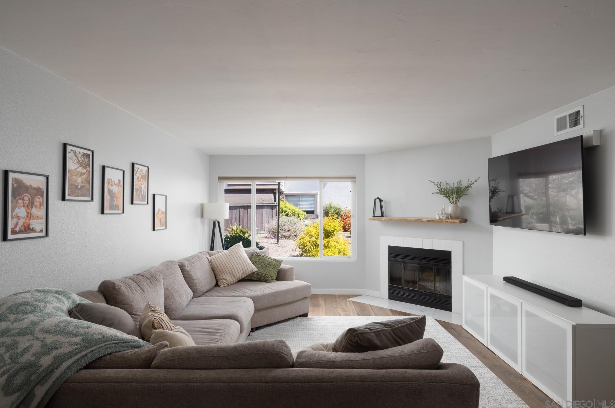 10263 Bell Gardens Dr #5, Santee, CA 92071
