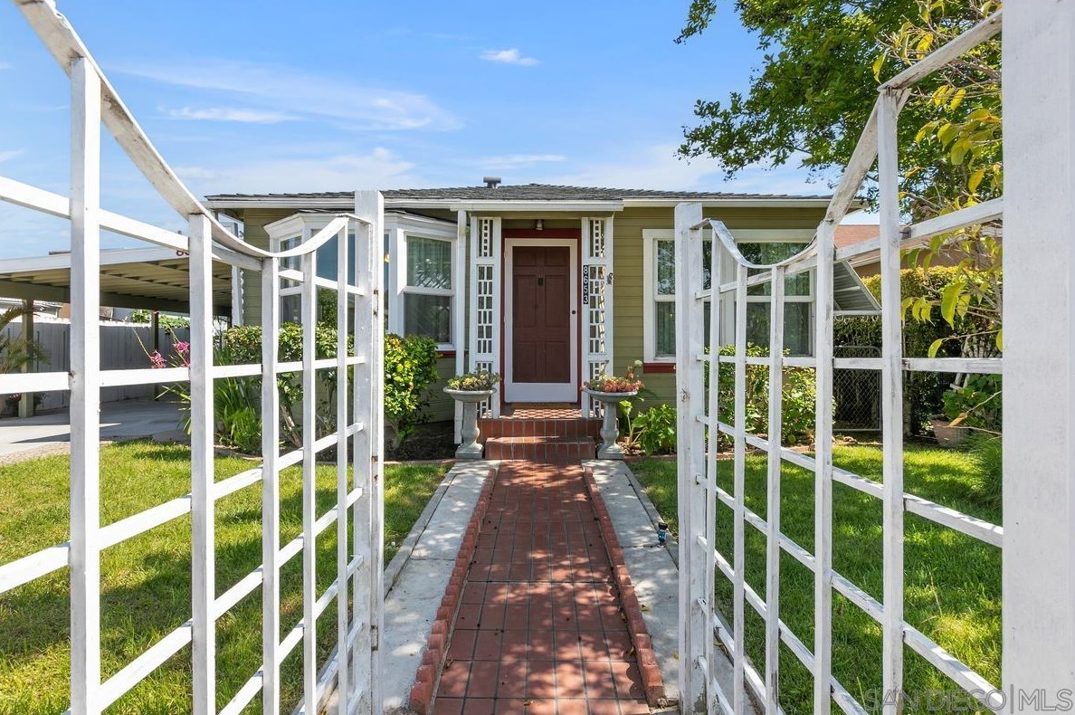 8653 Washington Ave, La Mesa, CA 91942
