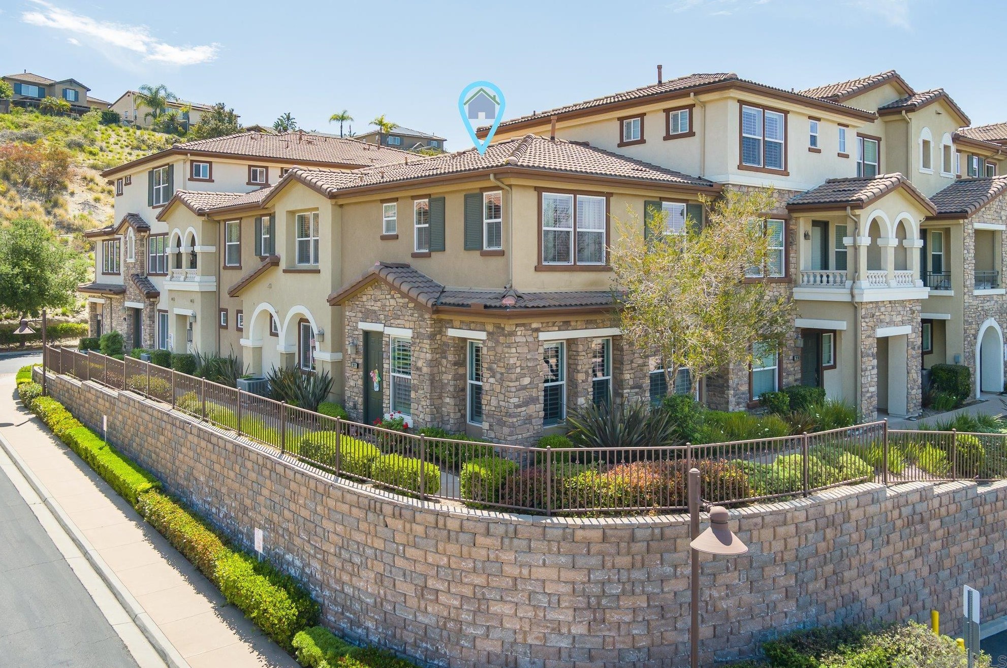 2011 Montilla St, Santee CA  92071-5624 exterior