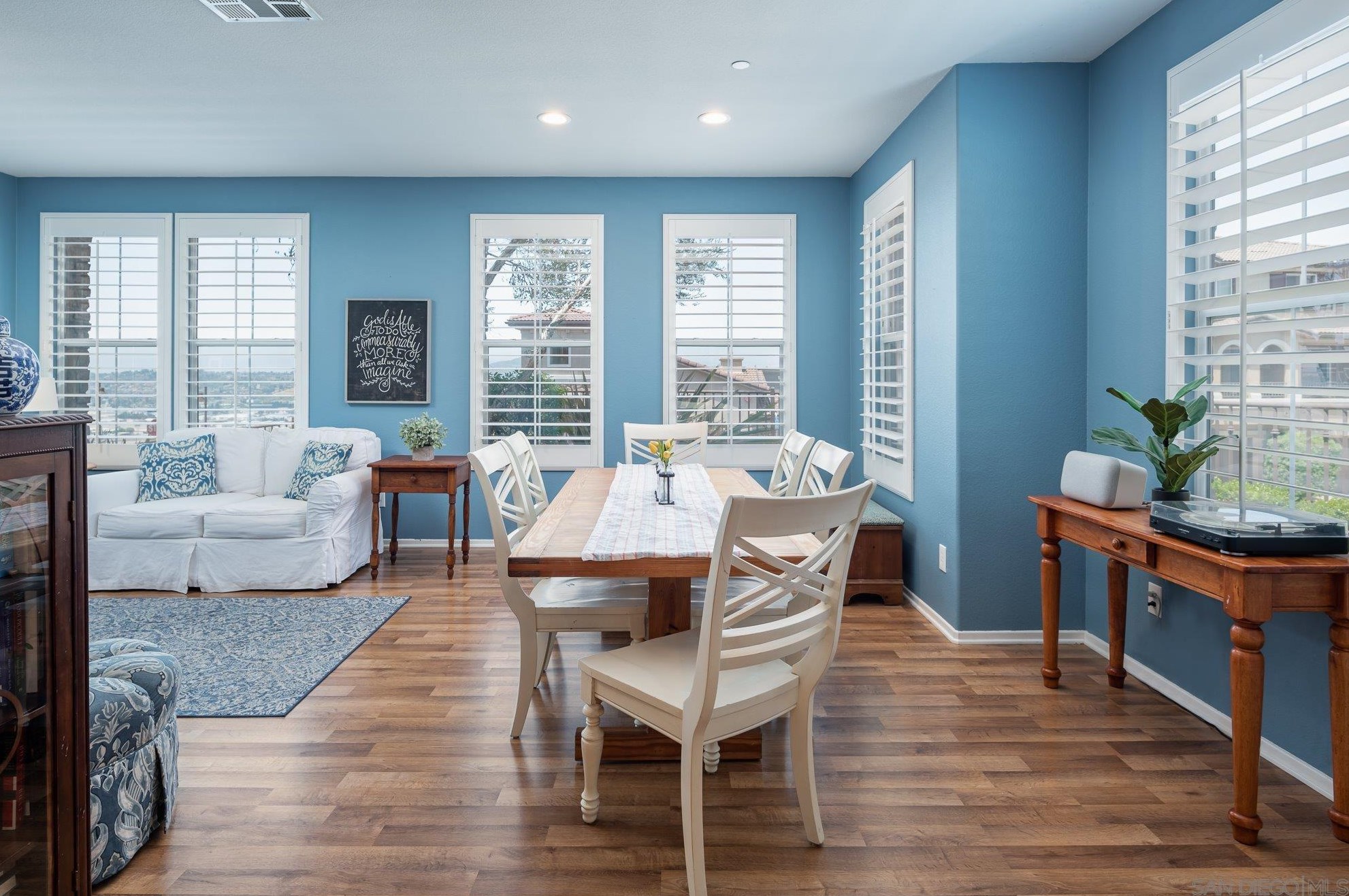 2011 Montilla St, Santee CA  92071-5624 exterior