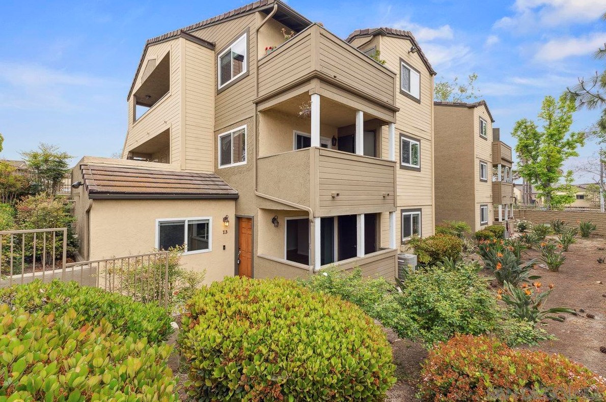 5009 Los Morros Way 13, Oceanside, CA 92057