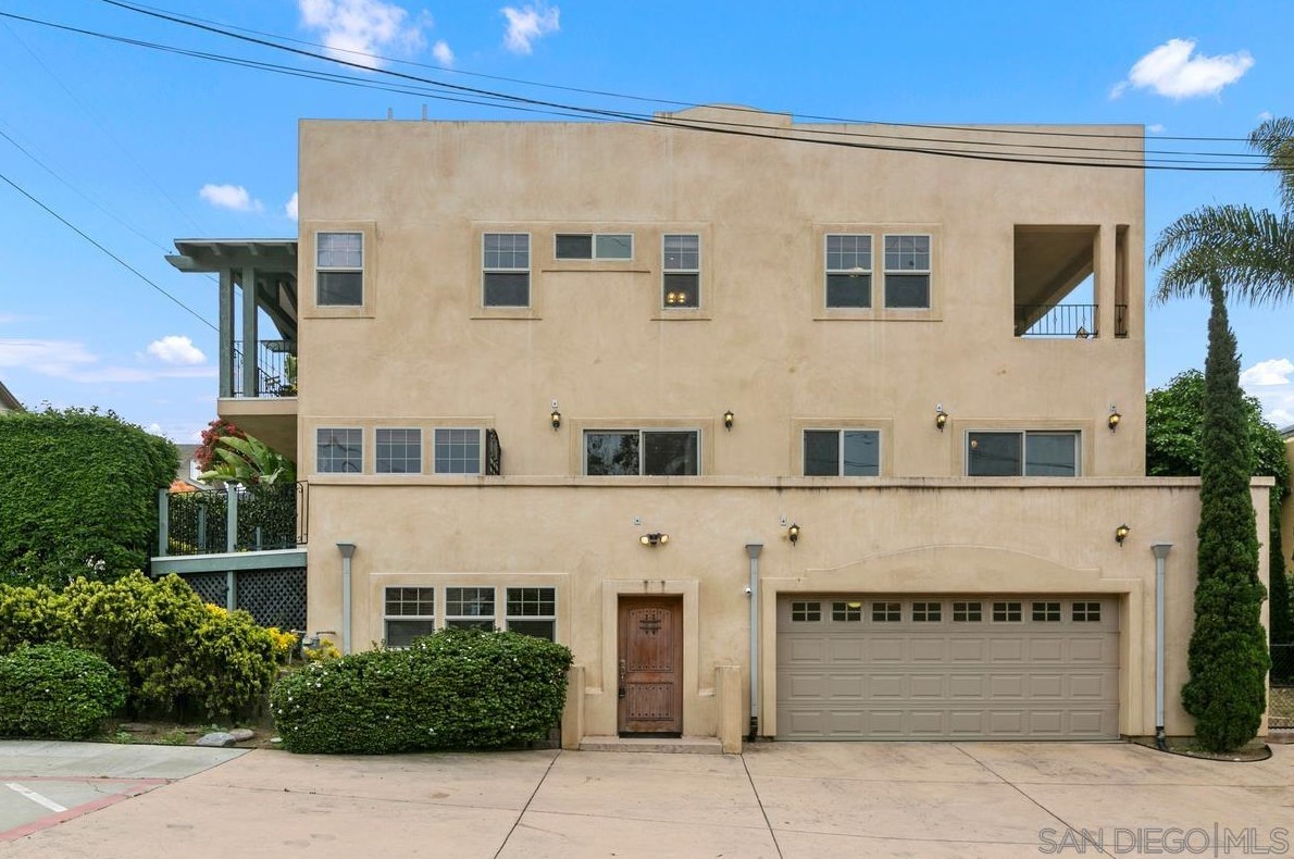 1845 Titus St, San Diego, CA 92110