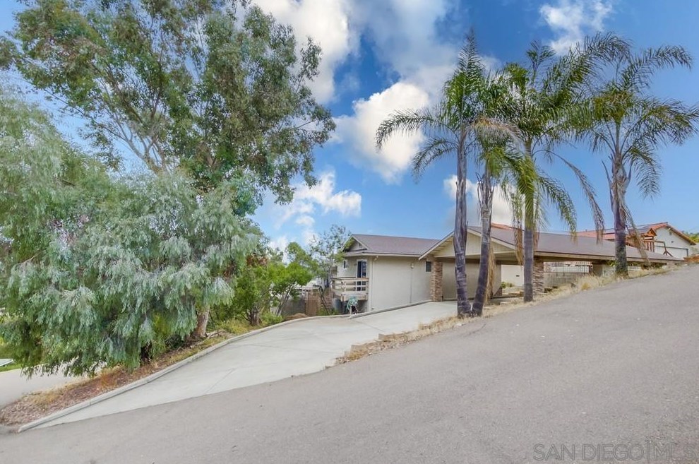 2235 Monaghan Ct, Spring Valley, CA 91977