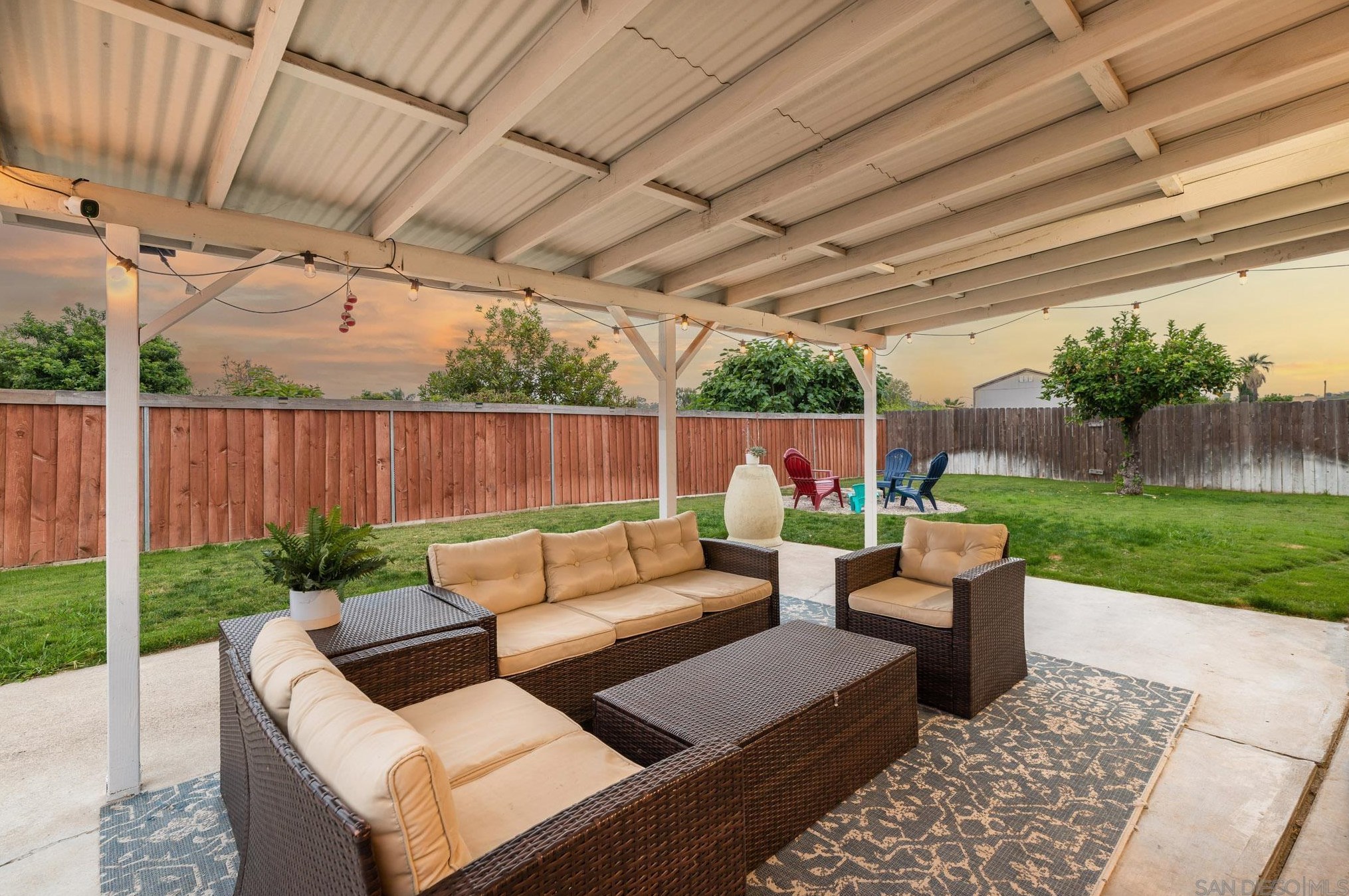 9027 Frederick St, Spring Valley CA  91977-5606 exterior