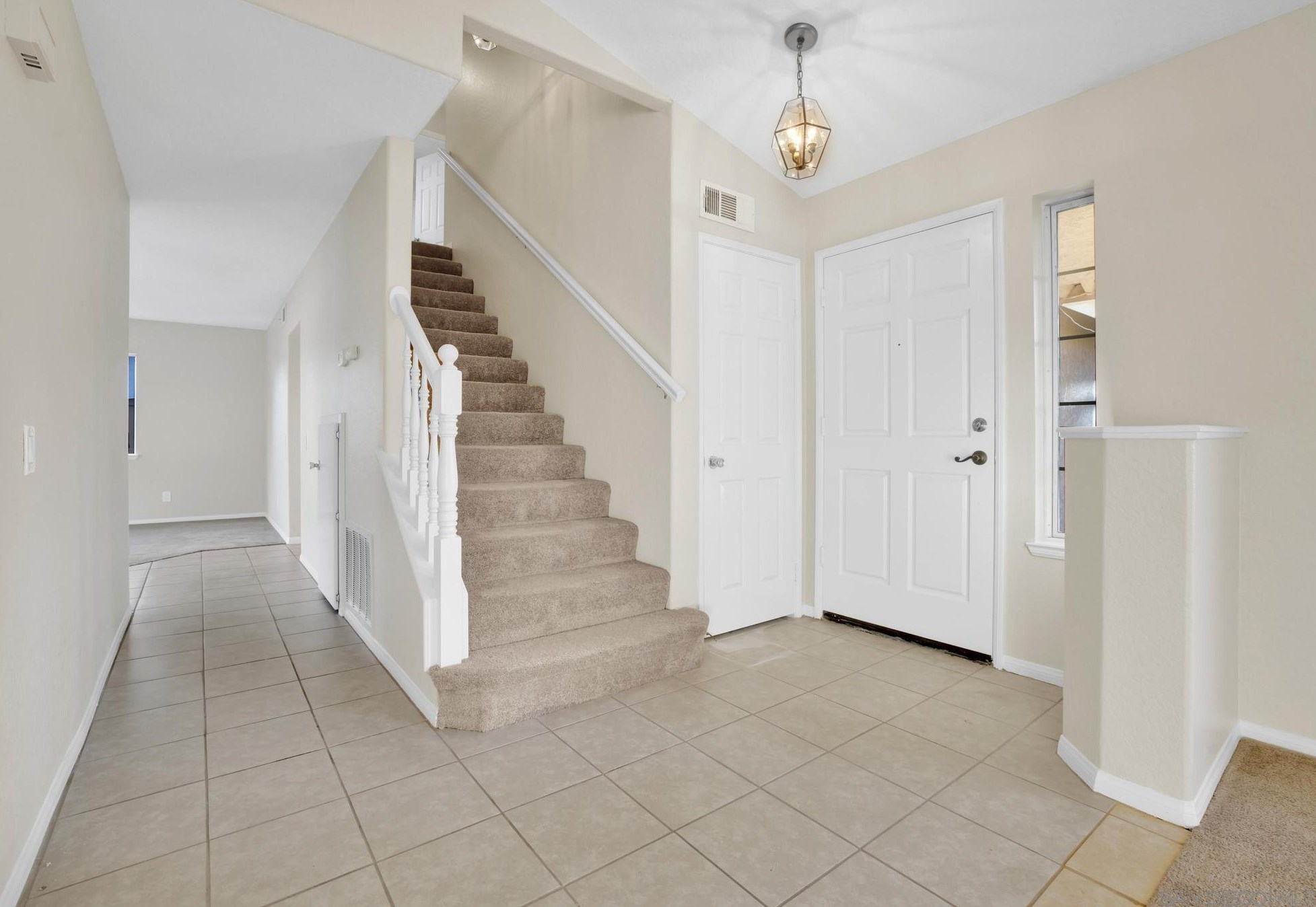 1730 El Aire Pl, Escondido, CA 92026-1882