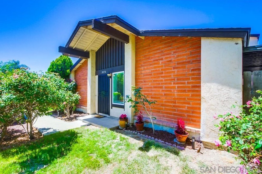 10156 Carefree Dr, Santee, CA 92071