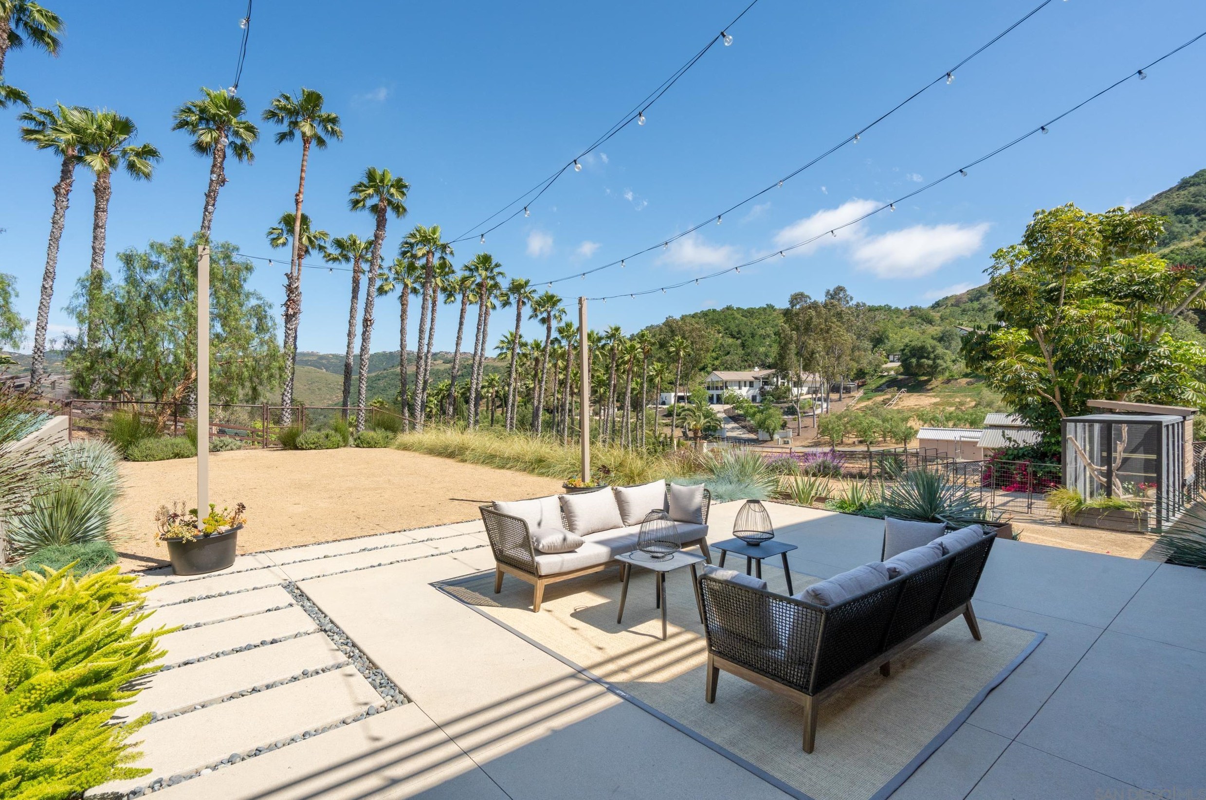 19969-71 Elfin Forest Ln, Escondido, CA 92029