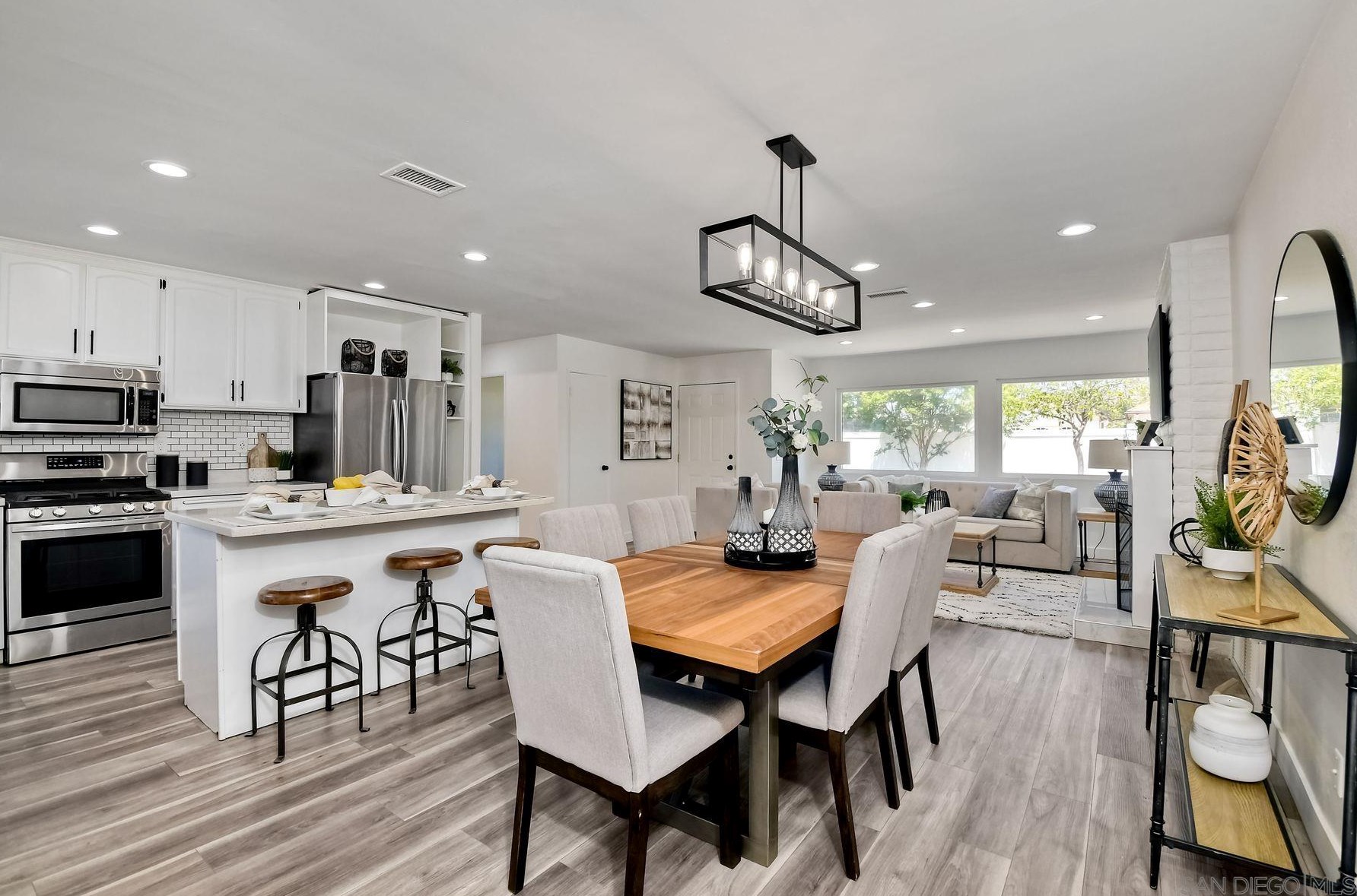 8786 Blue Boy Ln, Santee CA  92071-4322 exterior