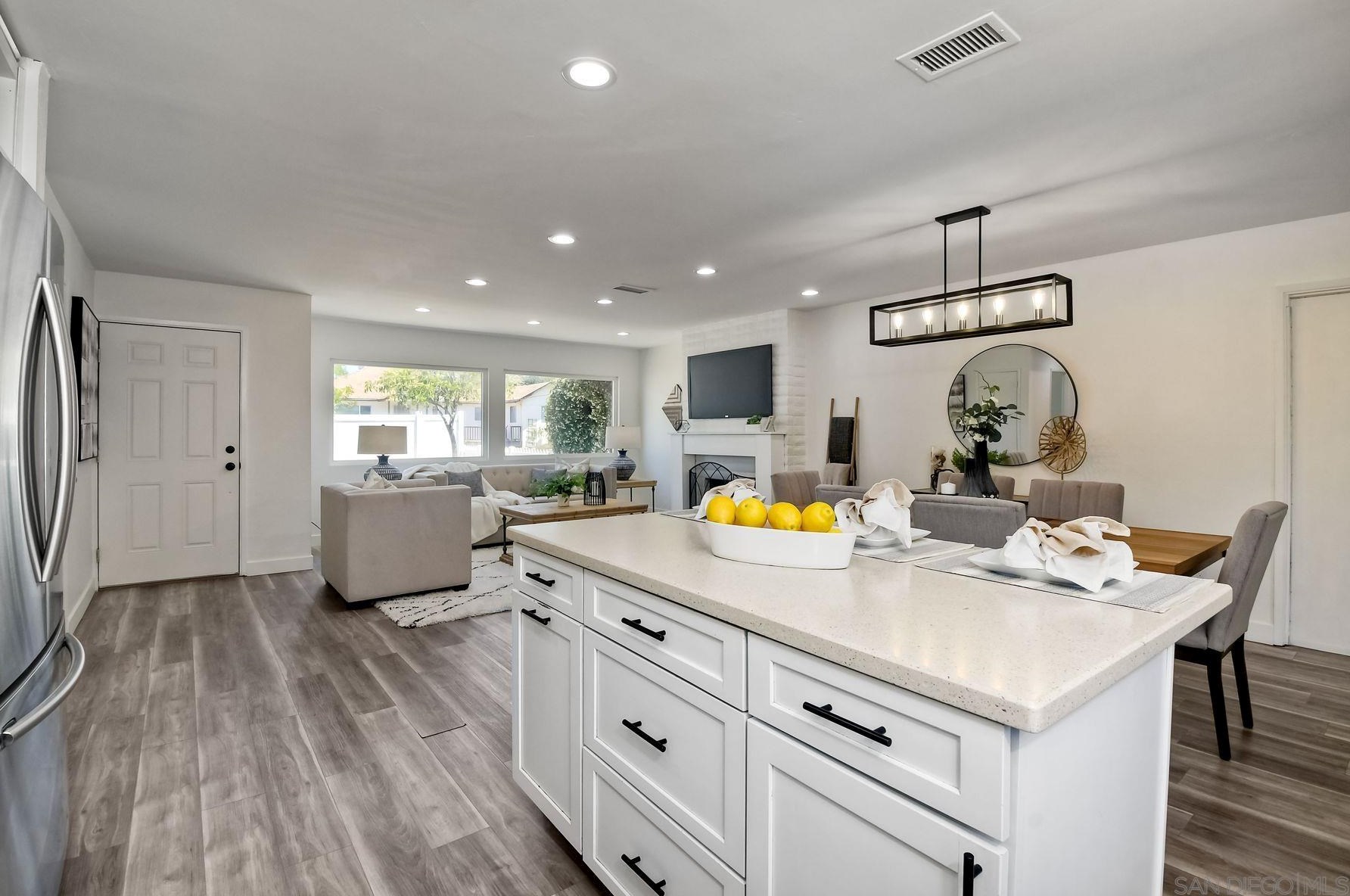 8786 Blue Boy Ln, Santee CA  92071-4322 exterior