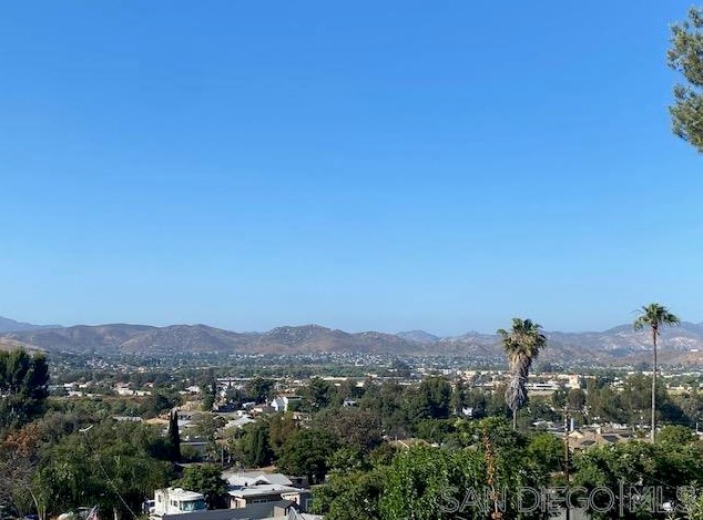9356 Starcrest Dr, Santee, CA 92071-4123
