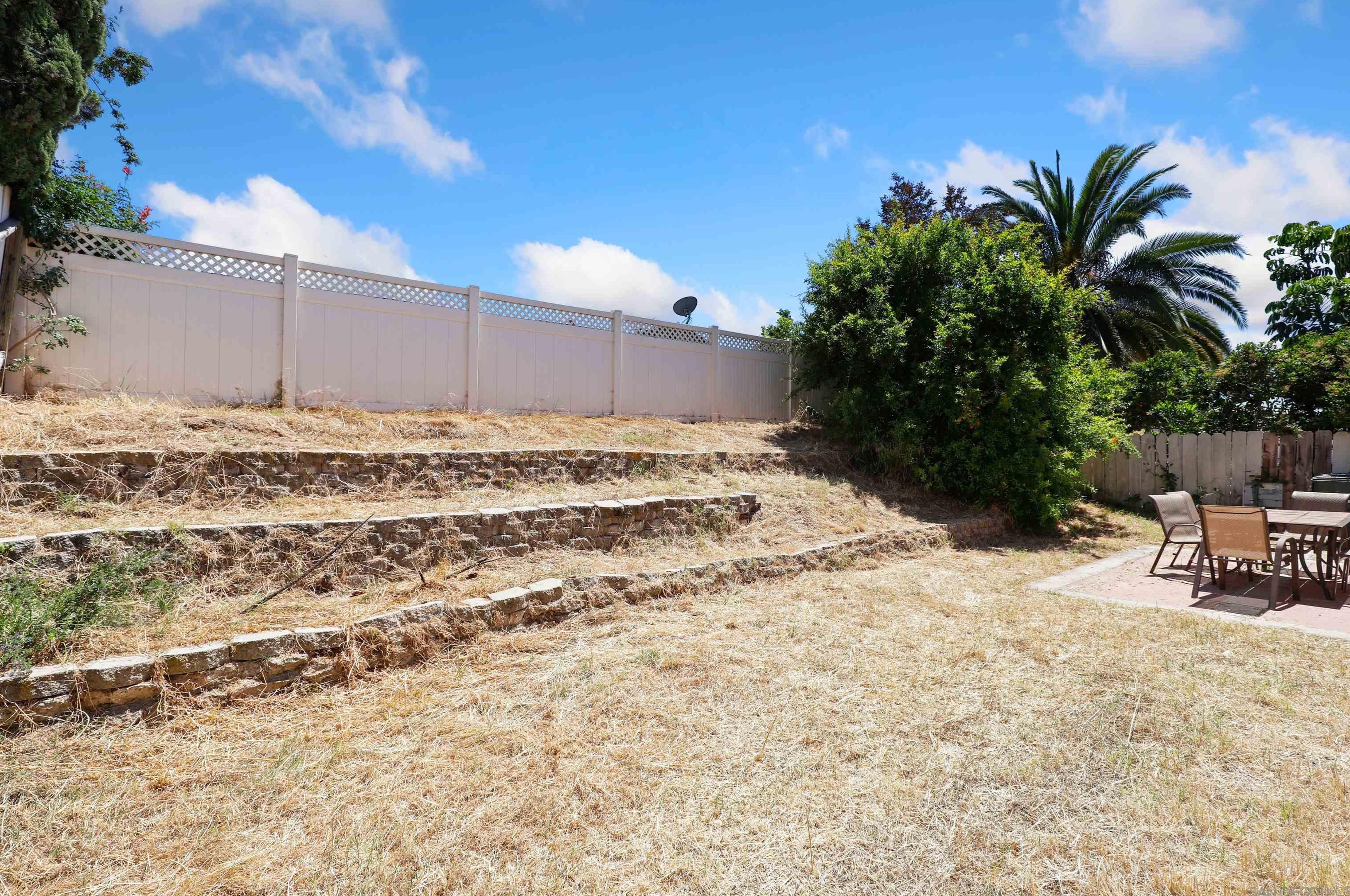 1364 Caliente Loop, Chula Vista CA  91910-6810 exterior