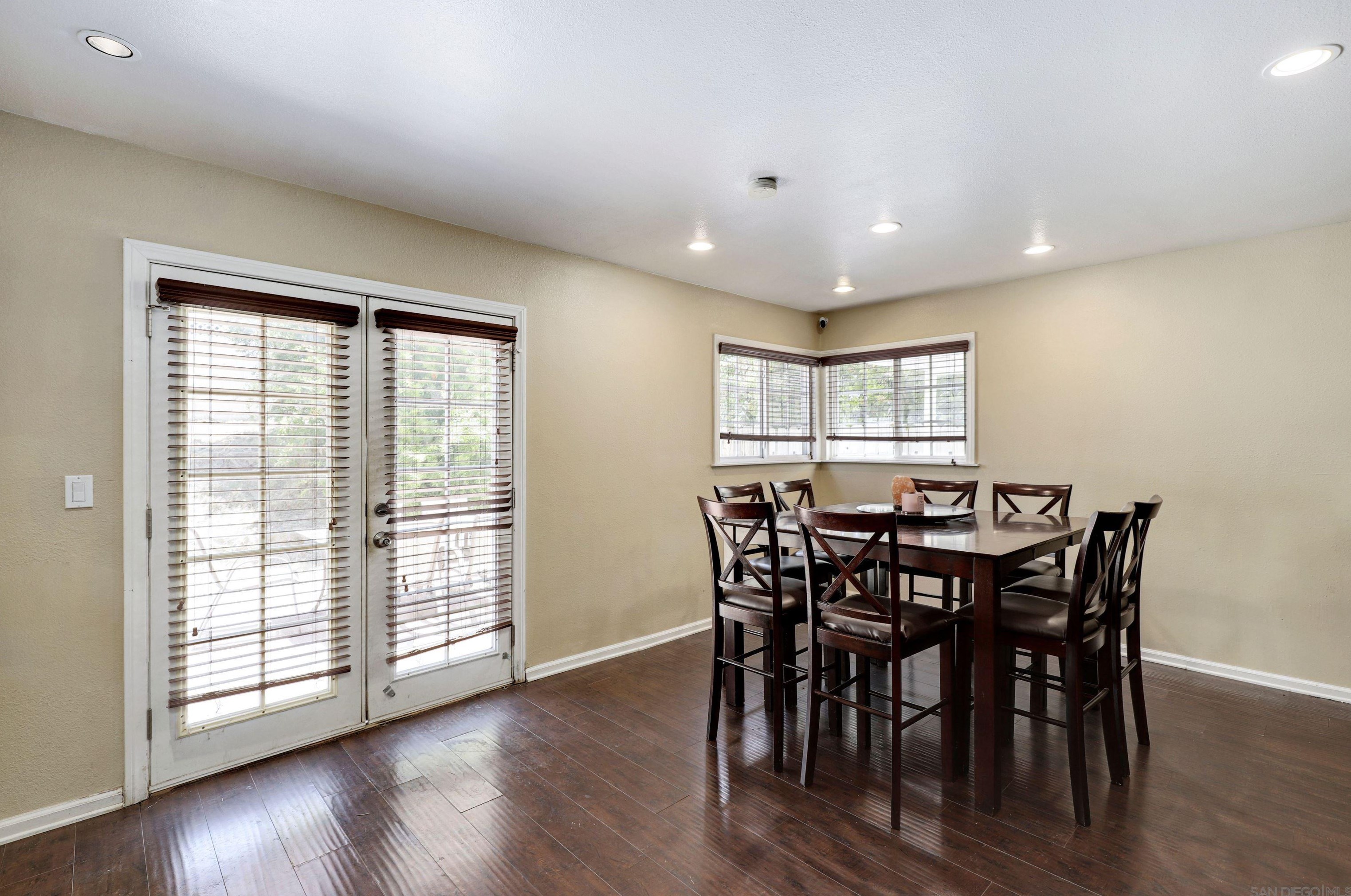 1364 Caliente Loop, Chula Vista CA  91910-6810 exterior