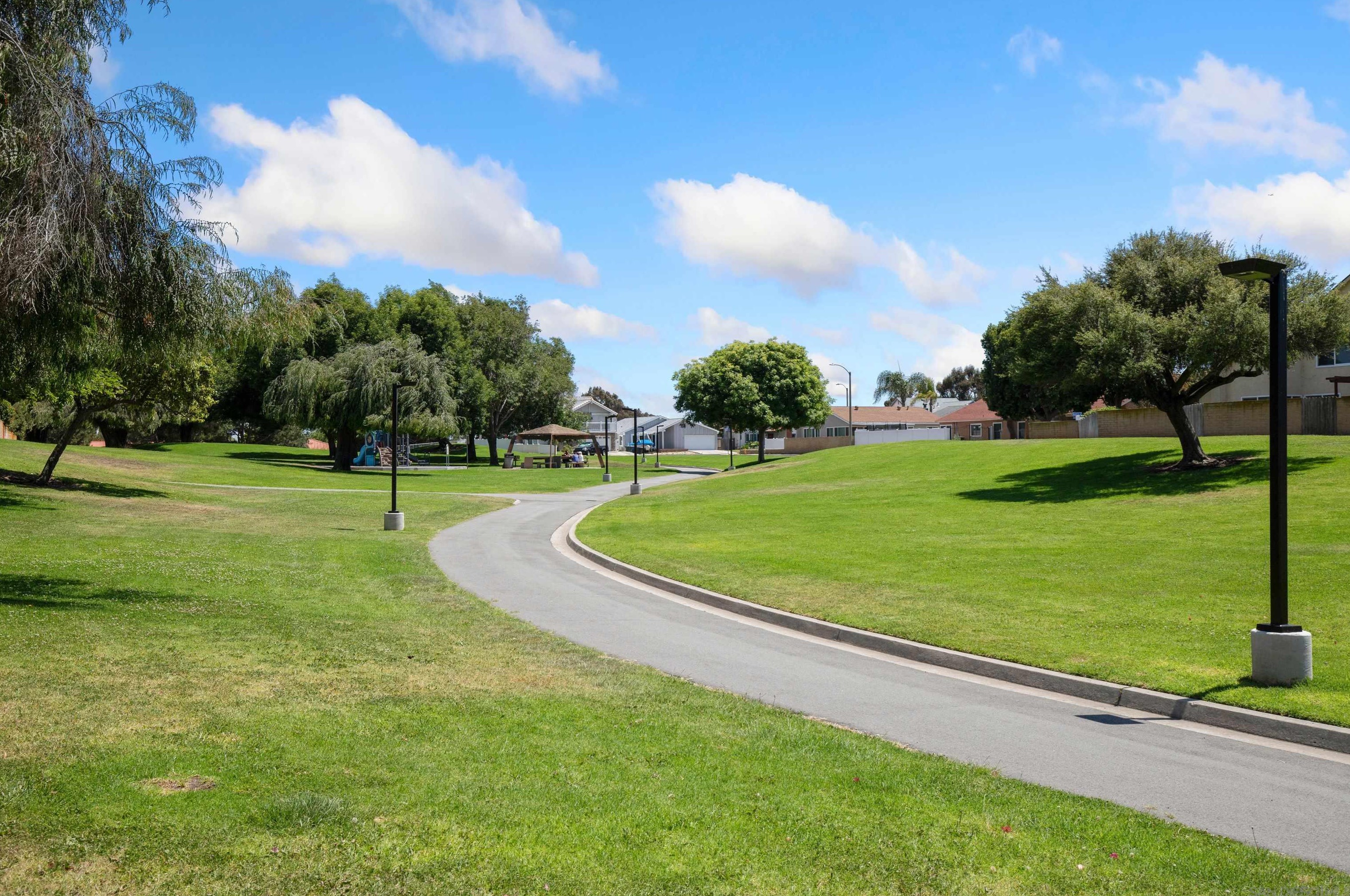 1364 Caliente Loop, Chula Vista CA  91910-6810 exterior