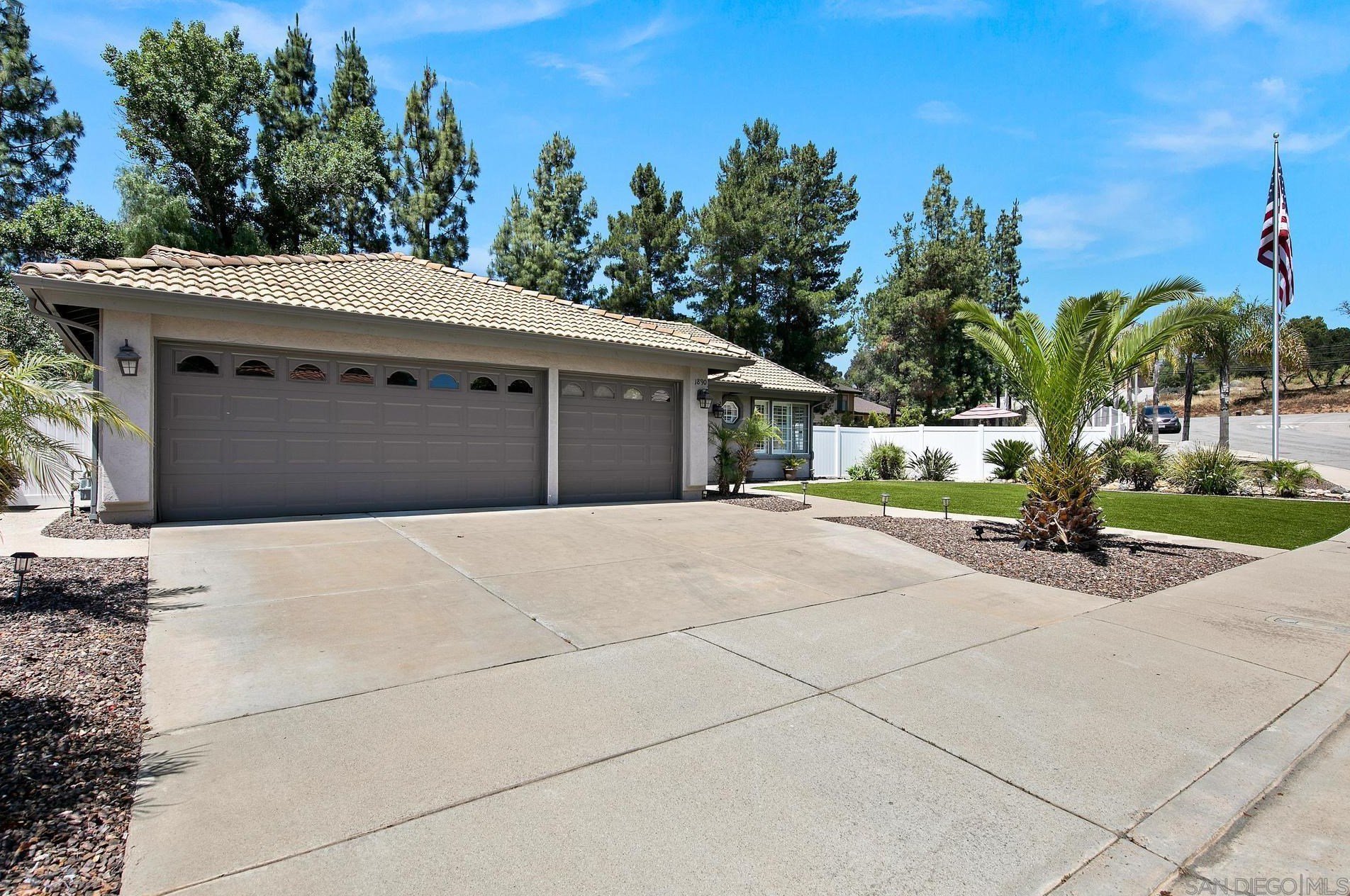 1890 Tavern Ct, Alpine, CA 91901