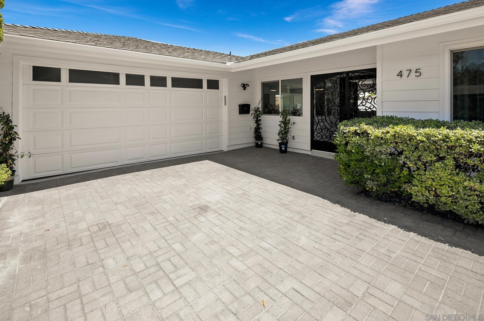 475 Hills Ln Dr, El Cajon, CA 92020