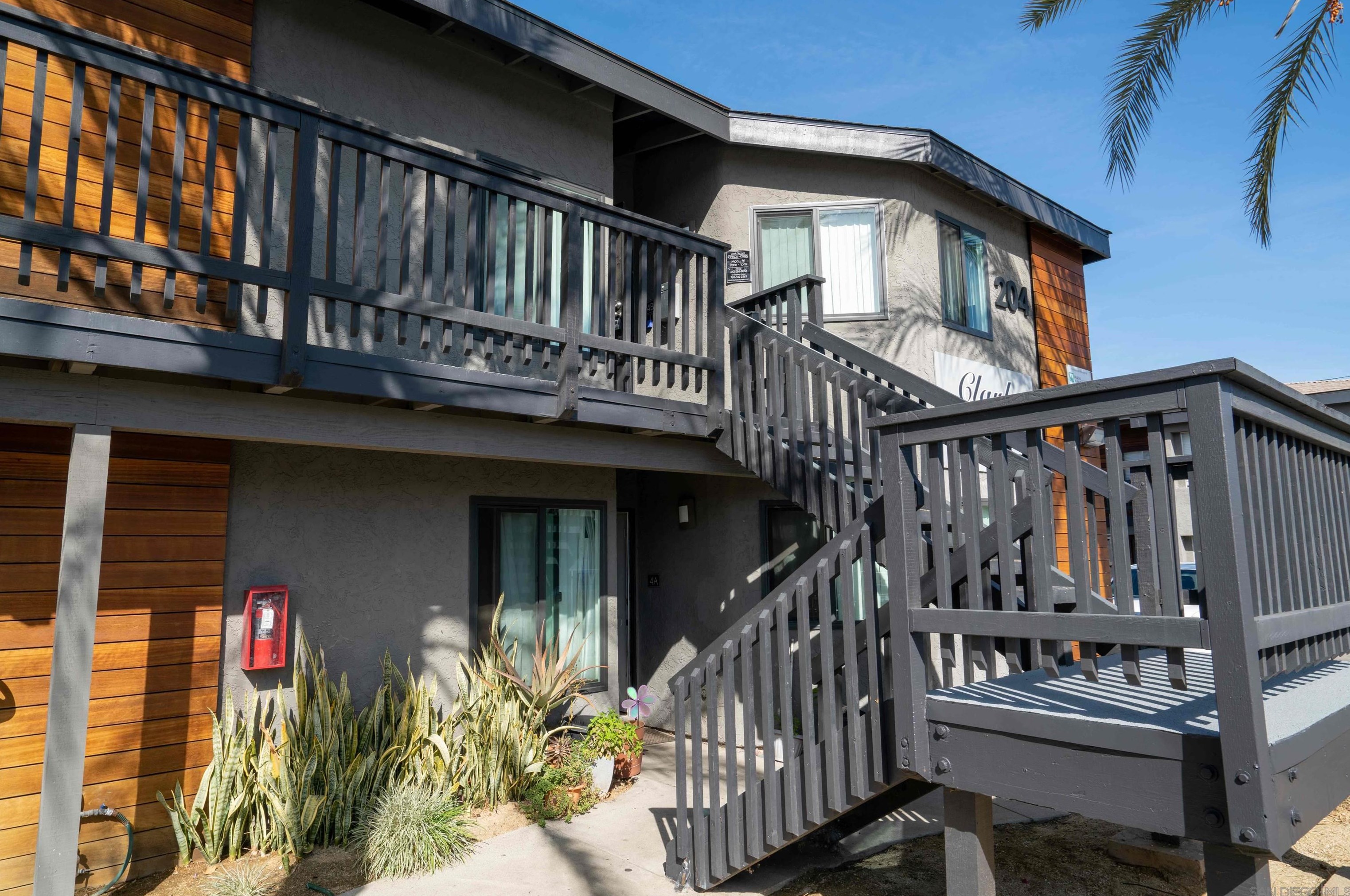 204 Clark St, Escondido, CA 92025-2757