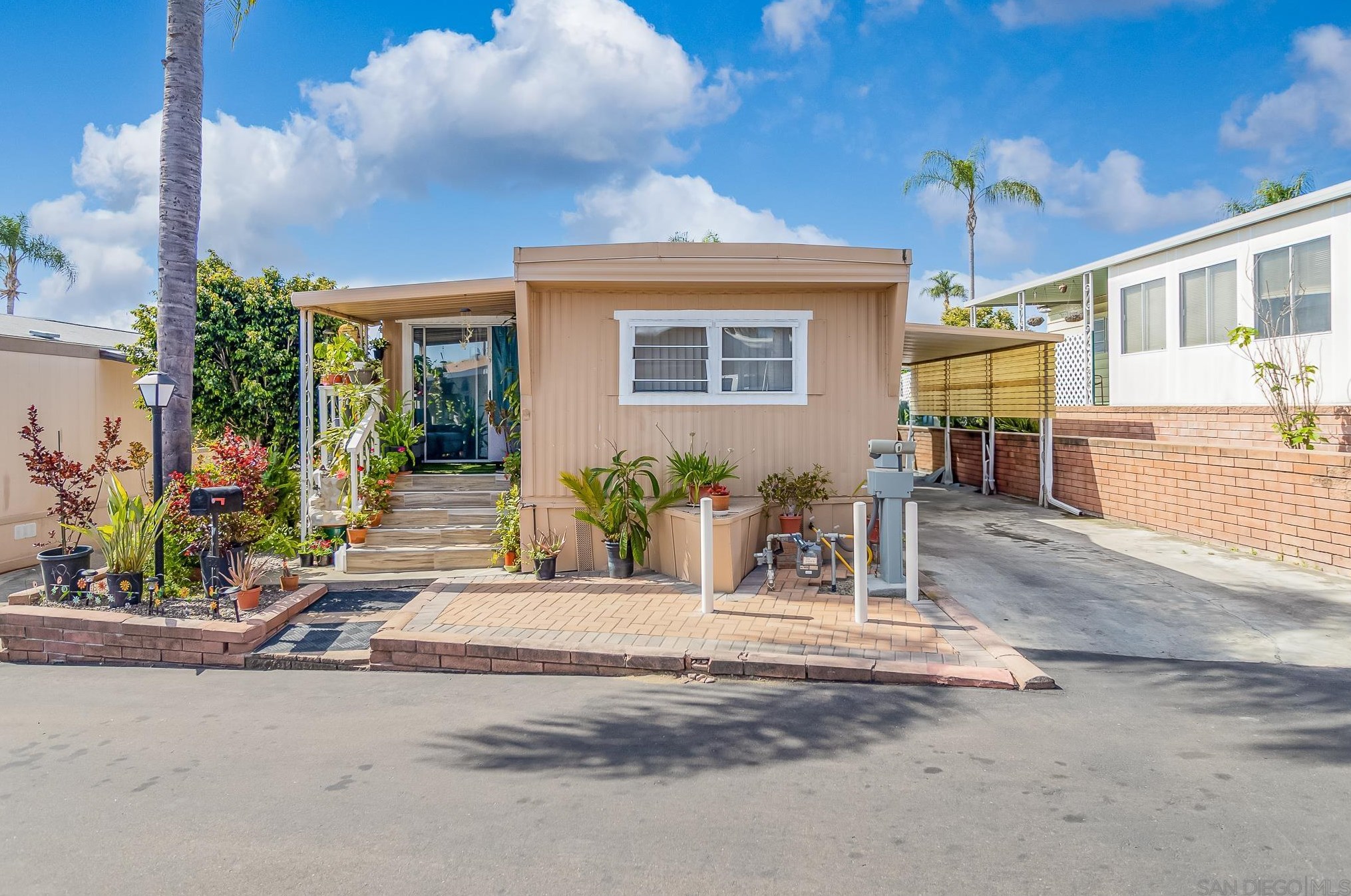 245 W Bobier Dr 63, Vista, CA 92083