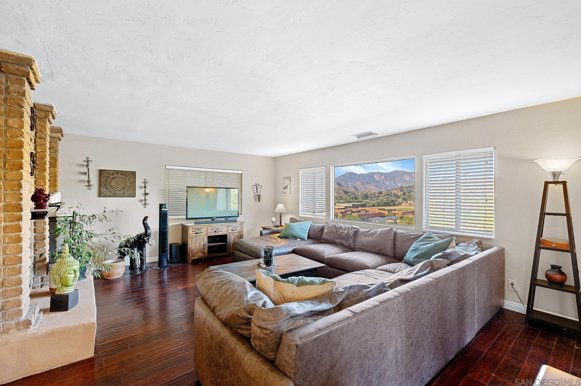 9518 Cypress St, Lakeside, CA 92040-4234