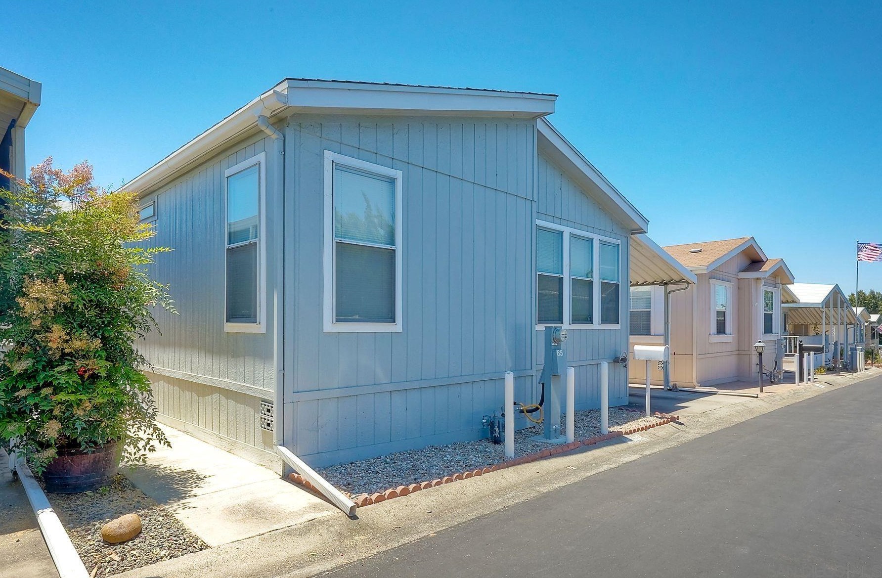1010 E Bobier Dr 65, Vista, CA 92084