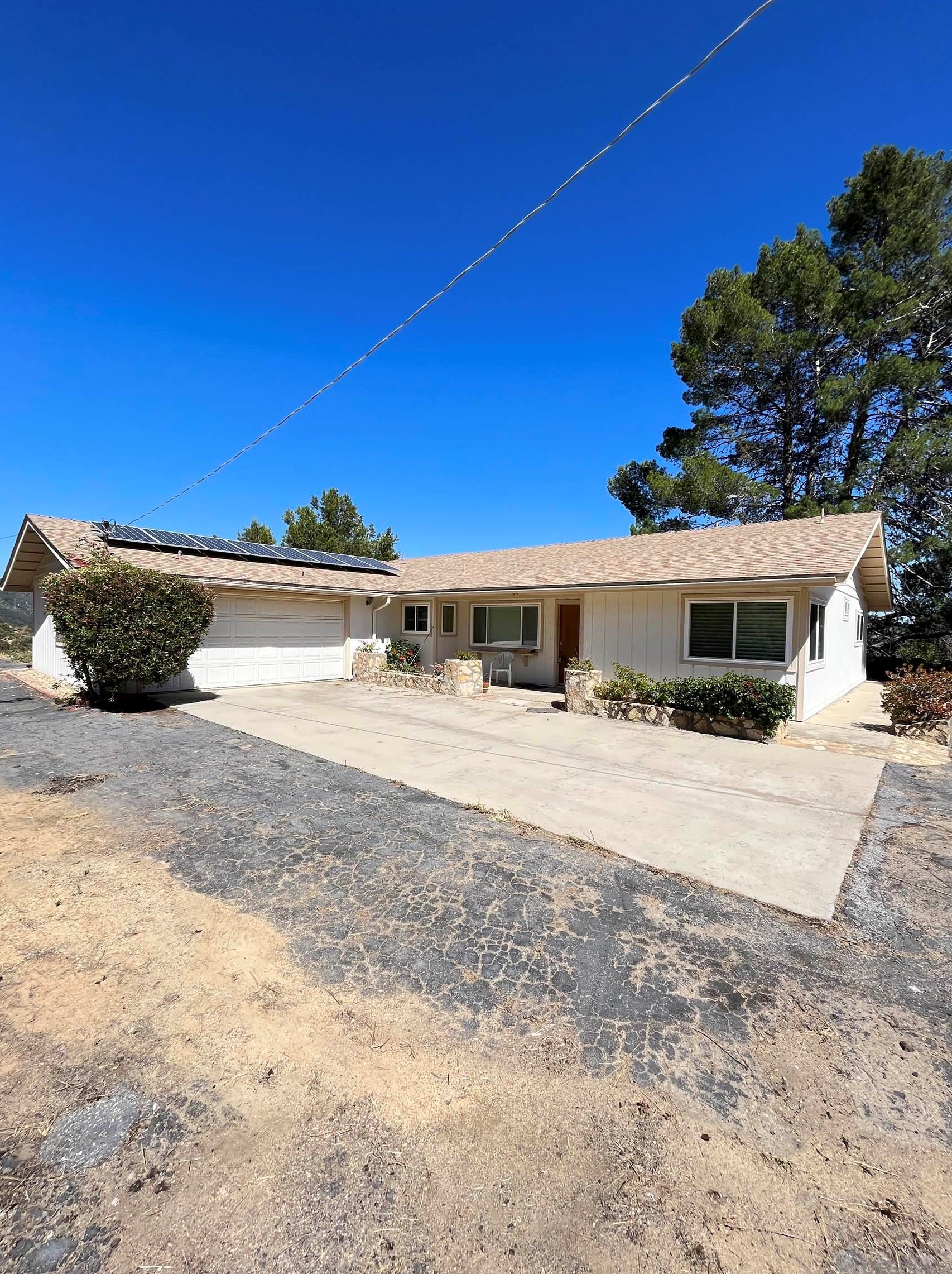 721 Rainbow Crest Rd, Fallbrook, CA 92028-9617