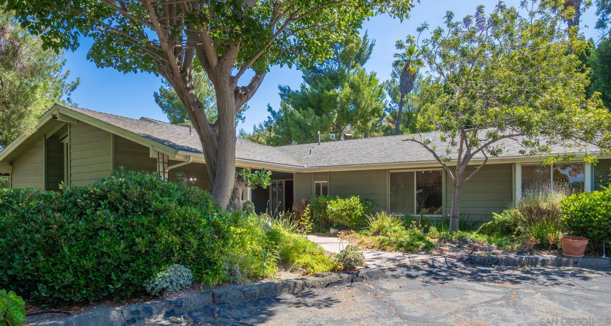 1303 Hidden Mountain Dr, El Cajon, CA 92019